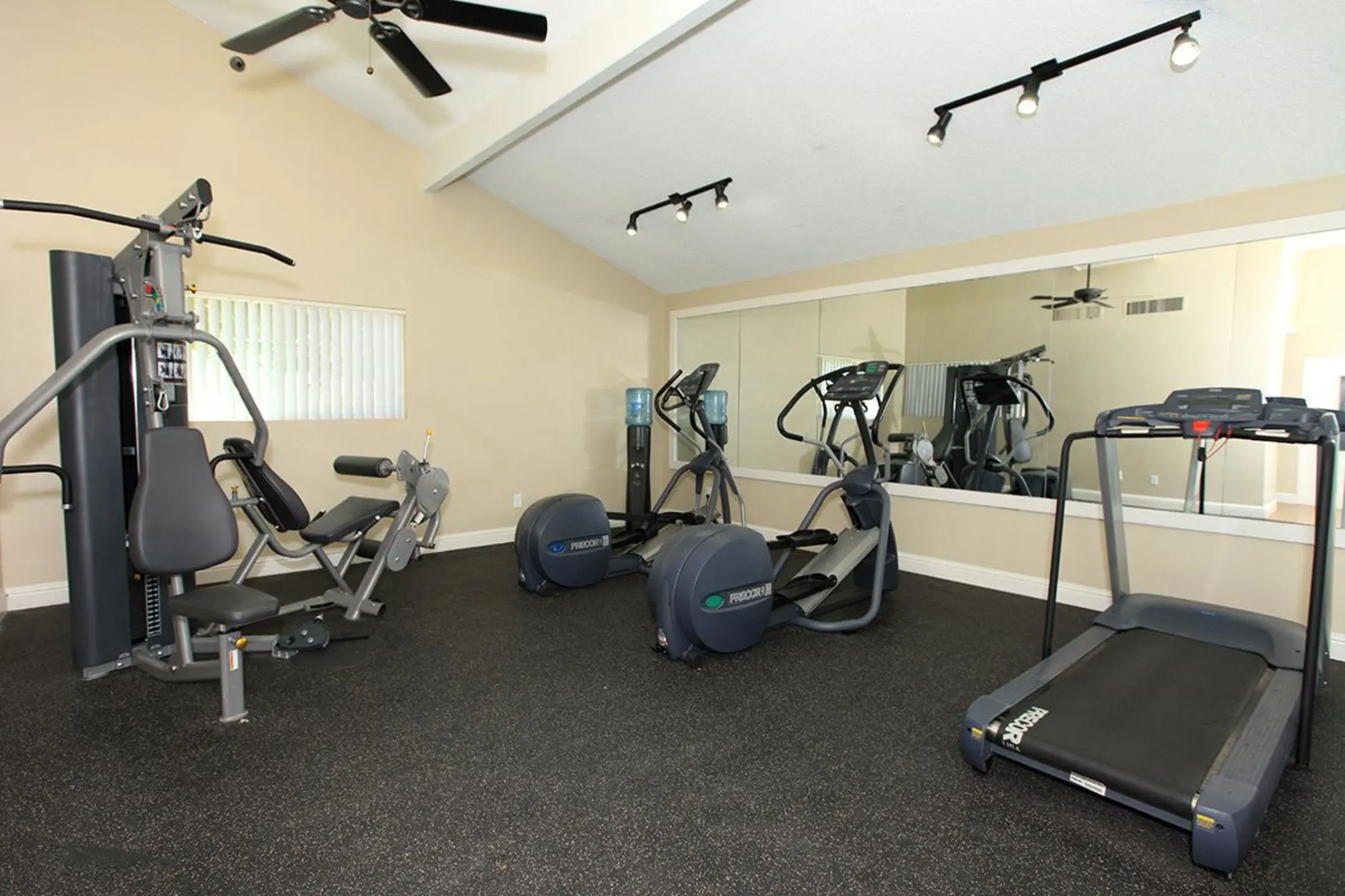 Fitness Weight Room - Vernon Vista - Bakersfield, CA