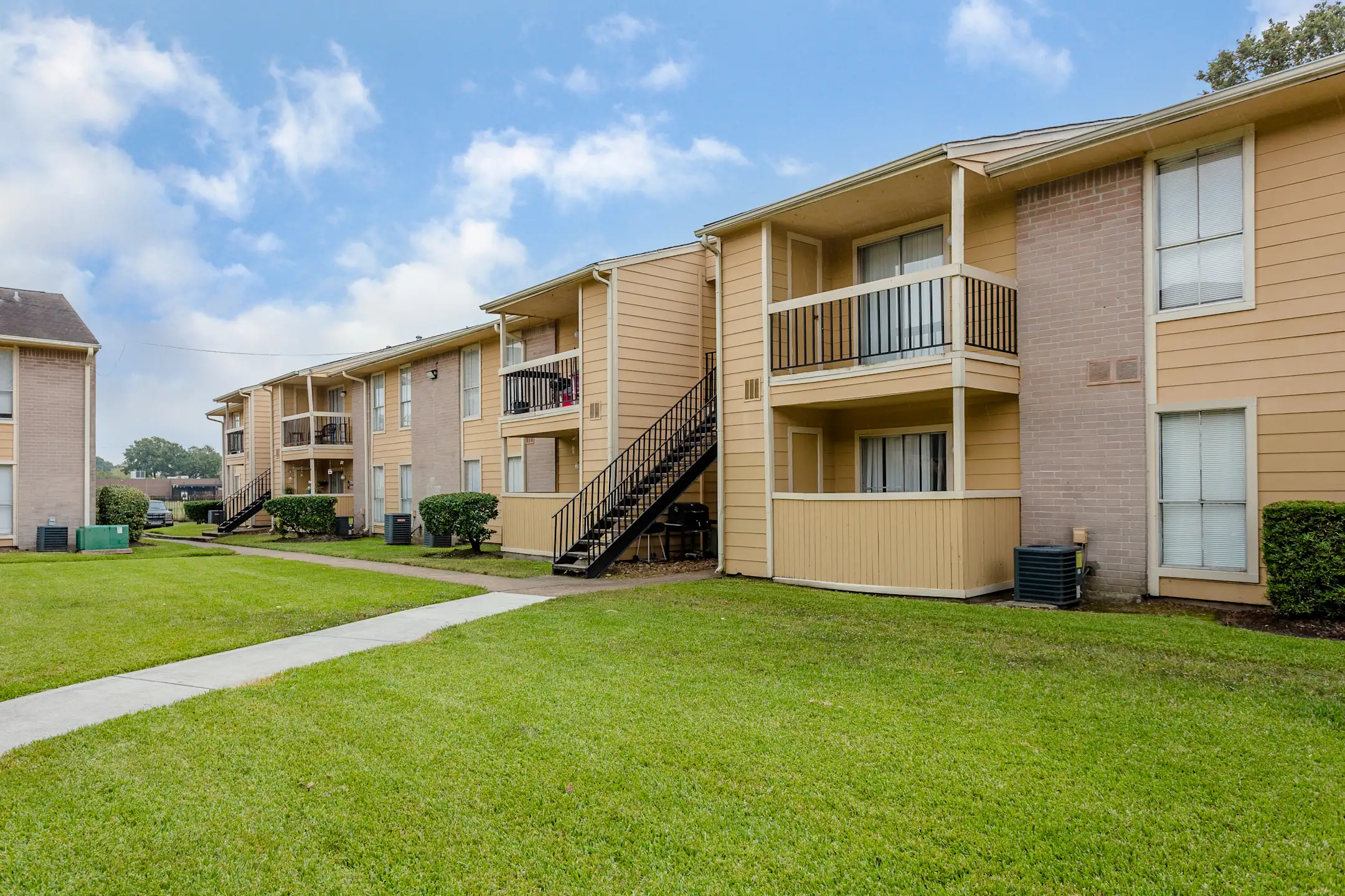 Thorntree 13502 North Thorntree Houston, TX Apartments for Rent Rent.