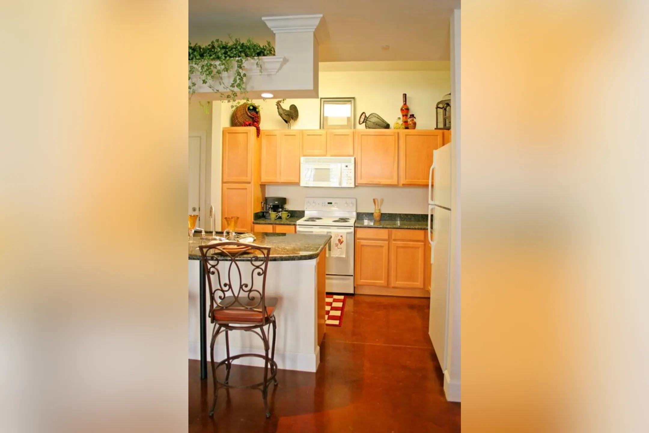 Kitchen - Southgate Towers - Baton Rouge, LA