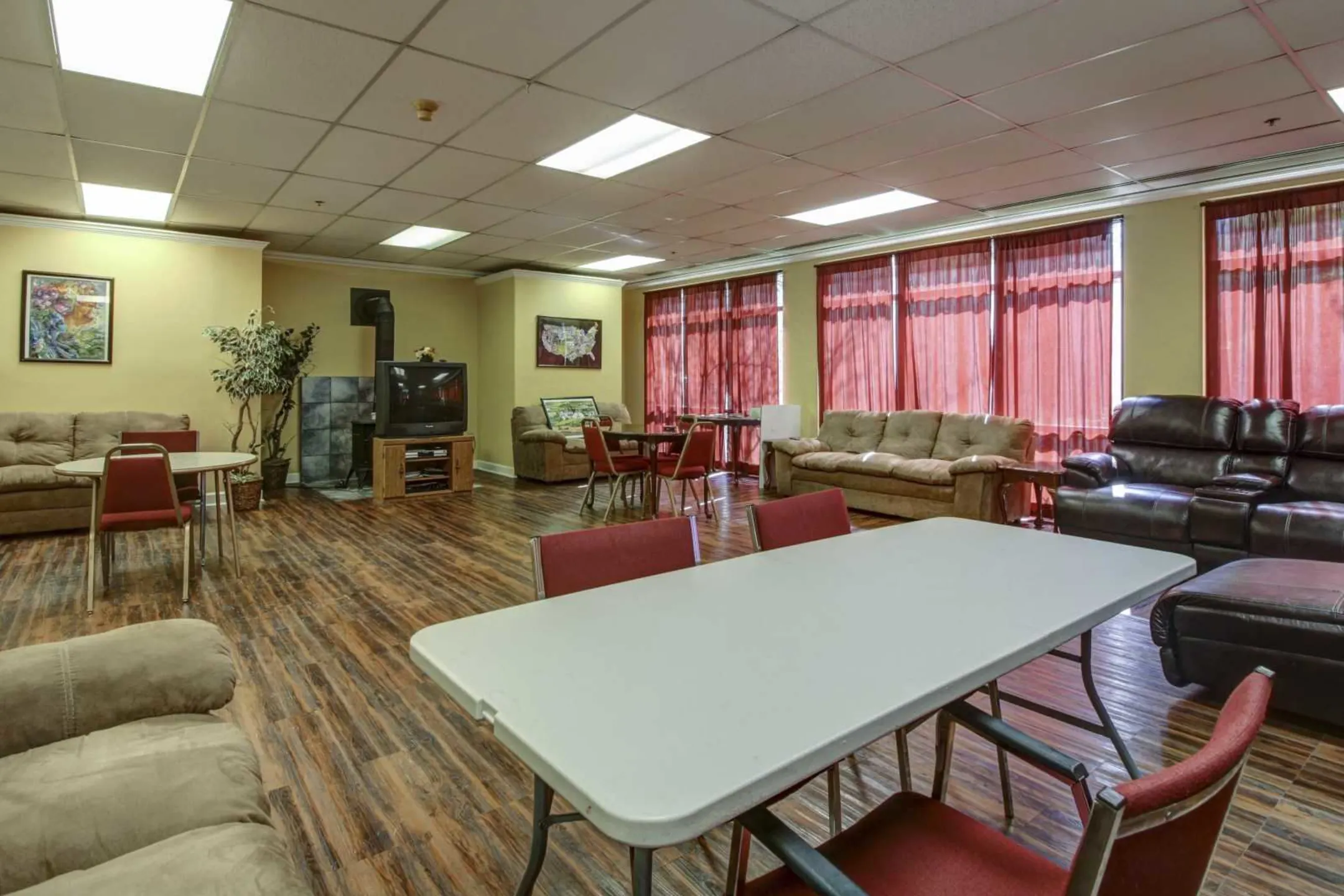 Clubhouse - Willow Run Apartments - Huntsville, AL