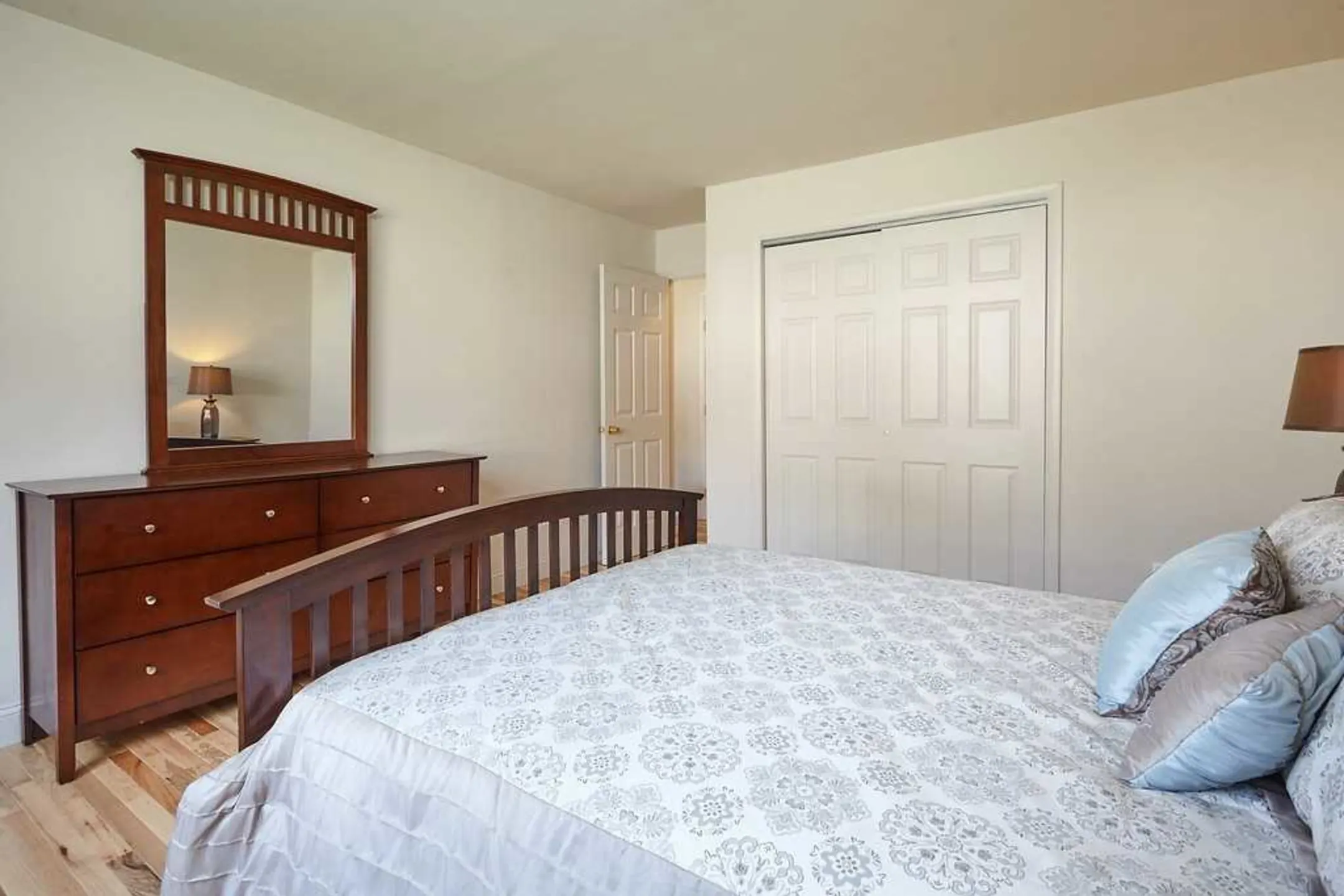 Bedroom - Dutchess Apartments - Poughkeepsie, NY
