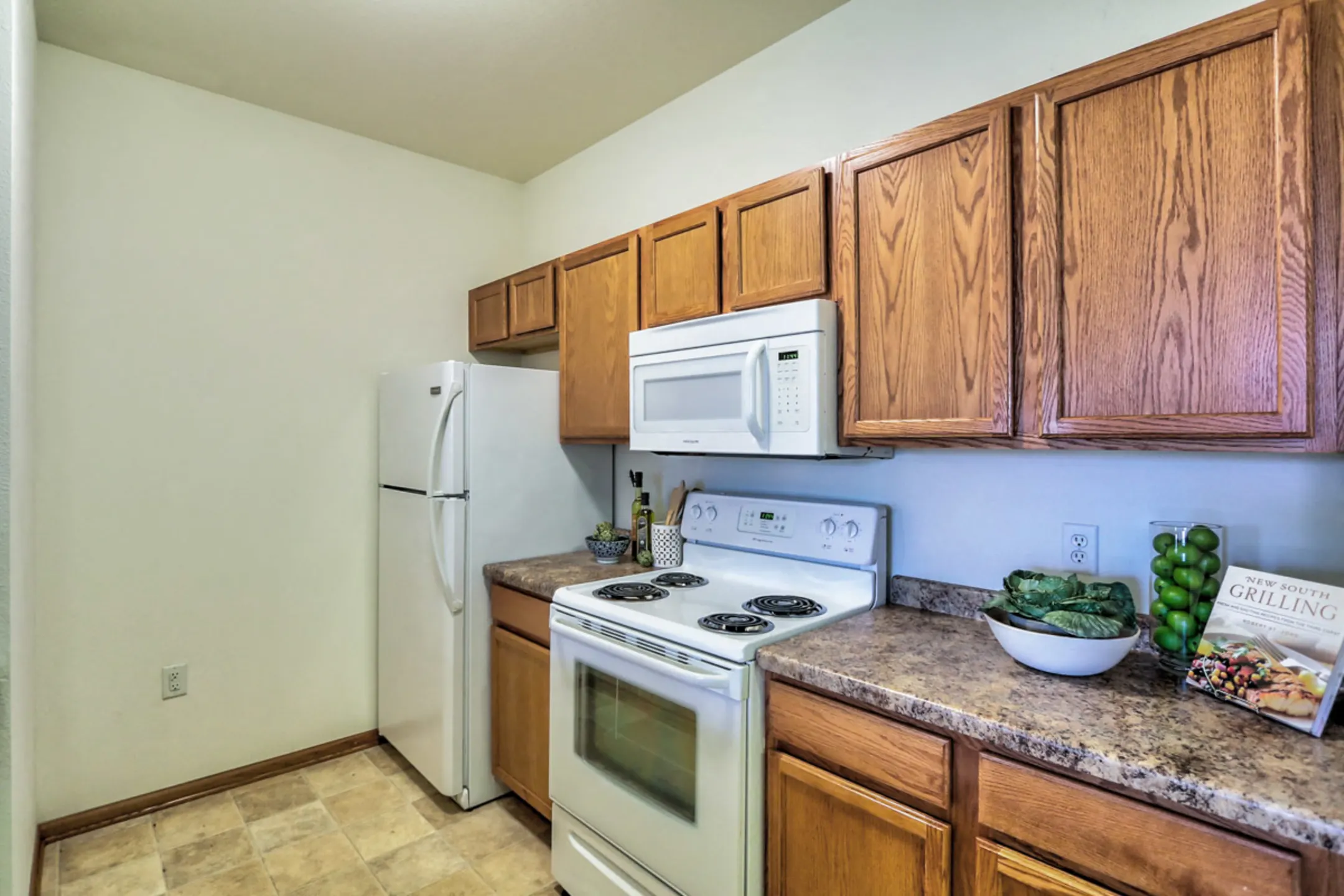 Kitchen - Sunset Terrace - Madison, WI