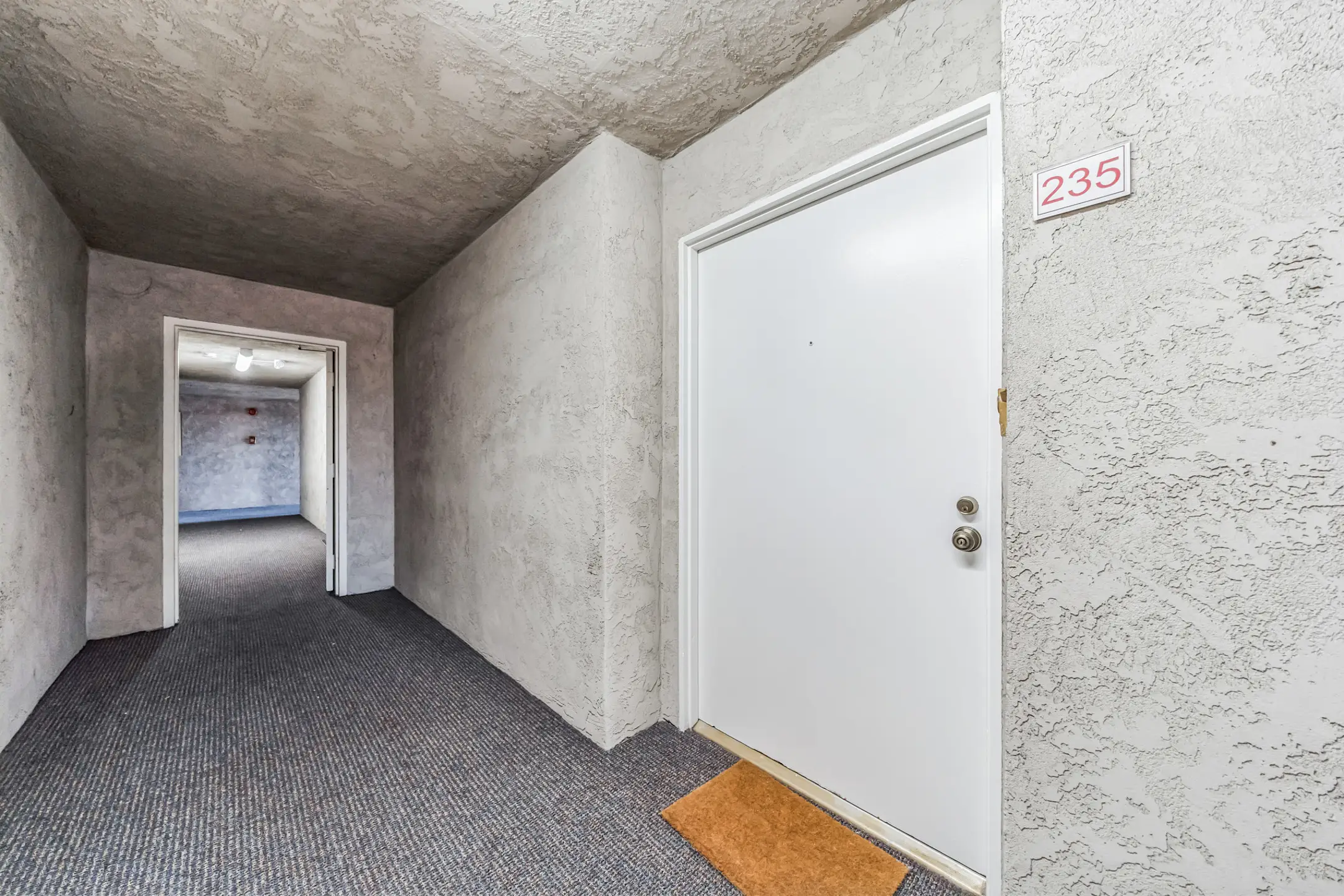 Woodbriar Apartments 10415 Paramount Blvd Downey, CA Apartments for