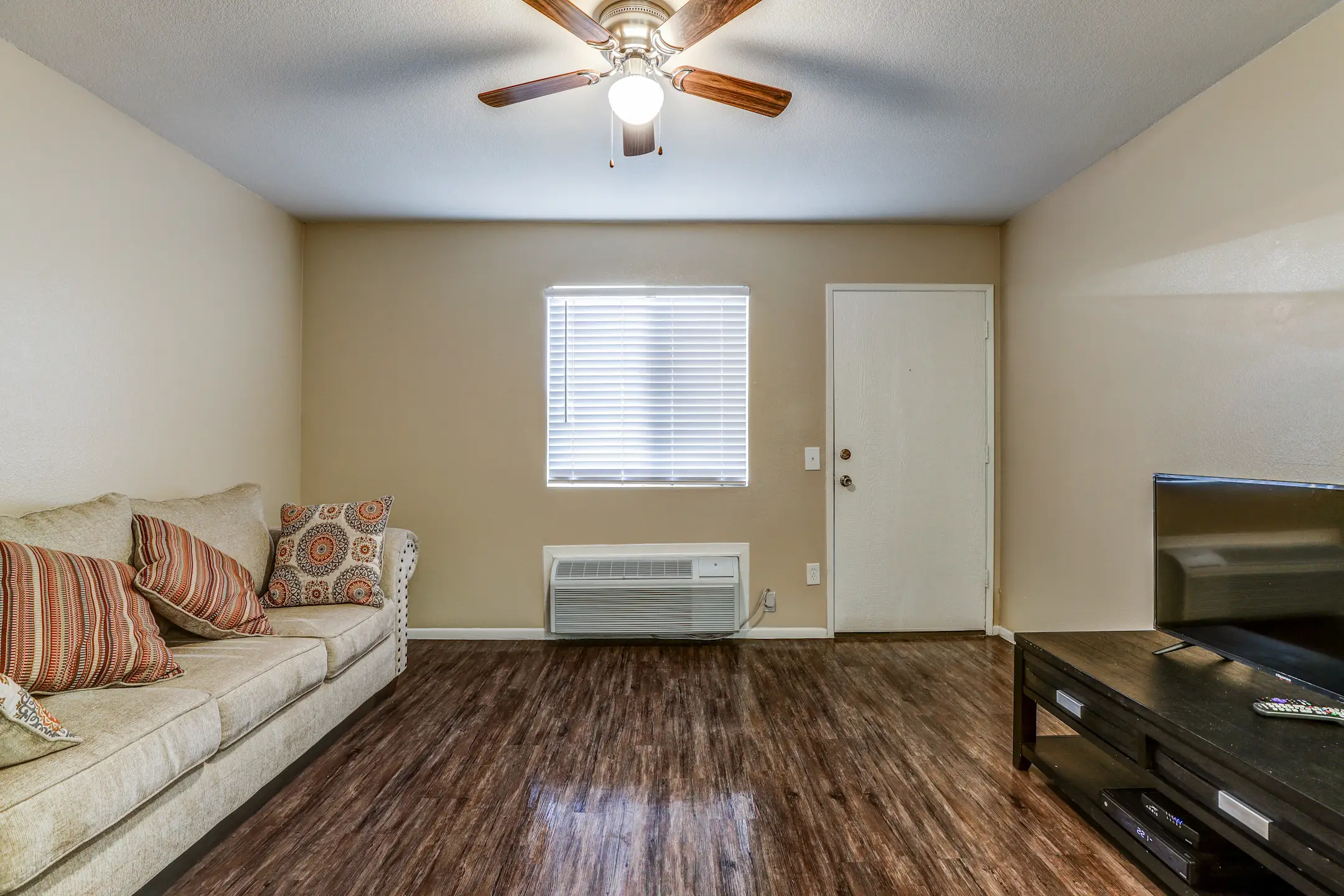 Centrepointe Apartments Colton, CA 92324