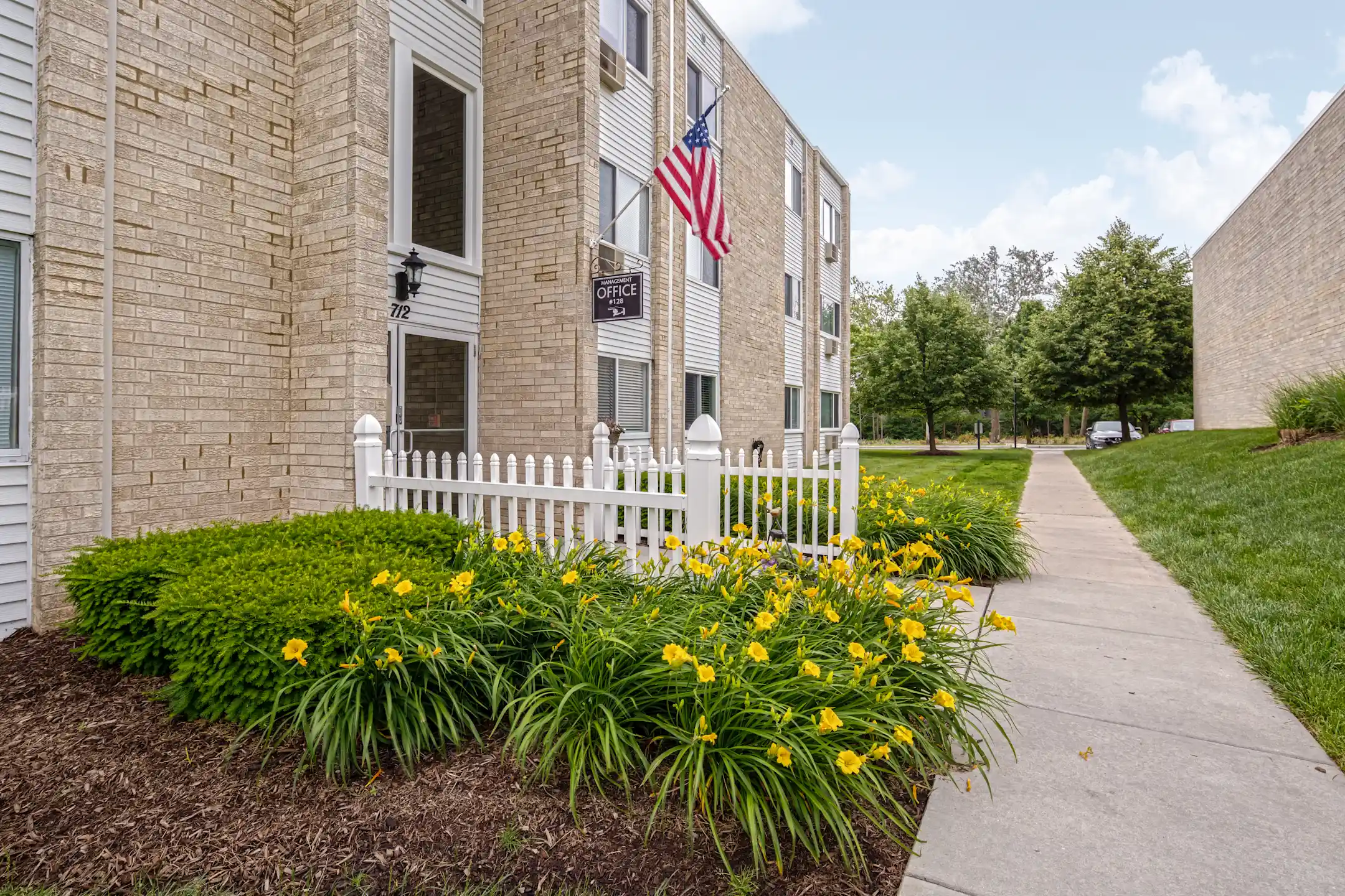 Villa Garden Apartments 712 N Villa Ave Villa Park, IL Apartments