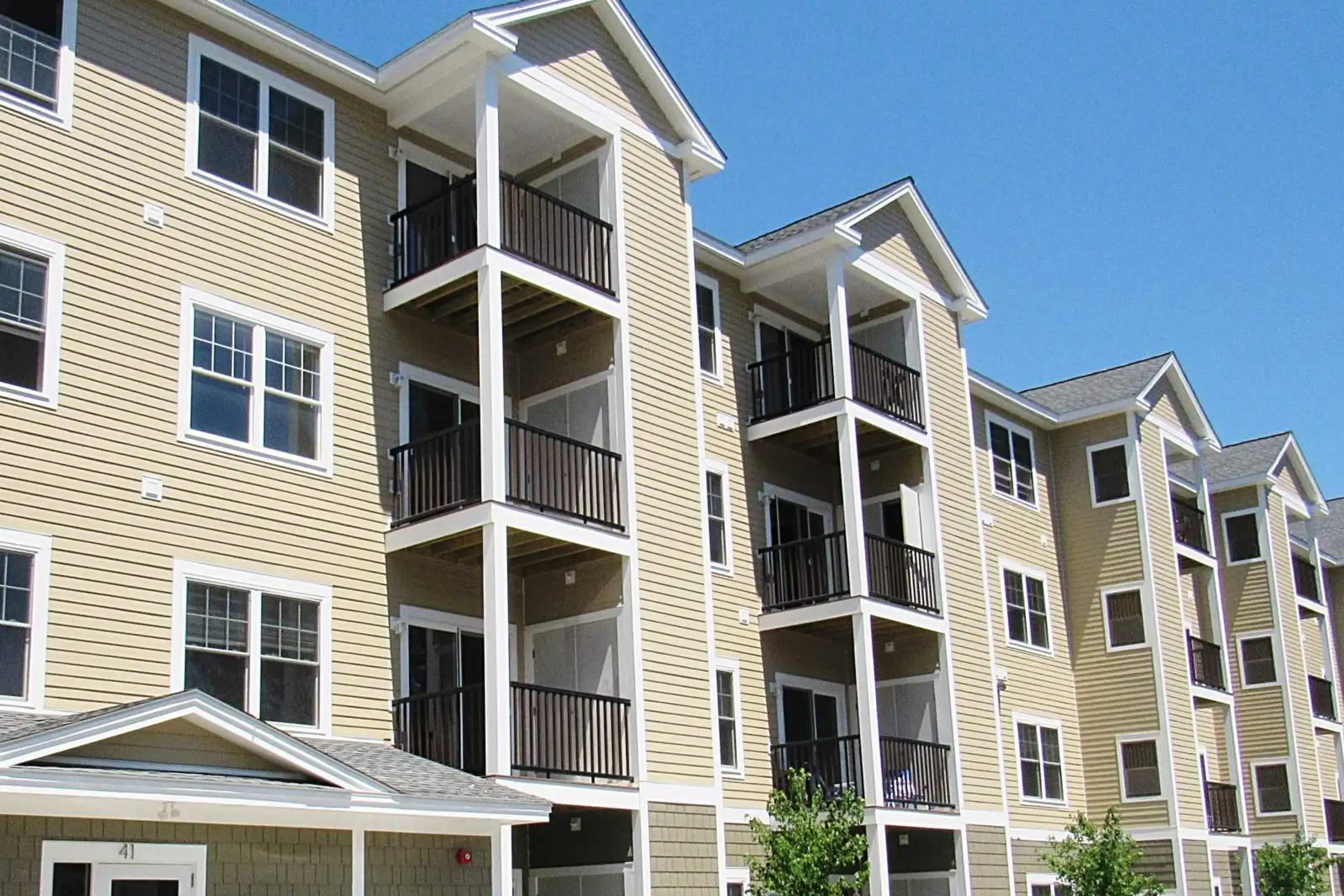 Building - The Residences at Colcord Pond - Exeter, NH