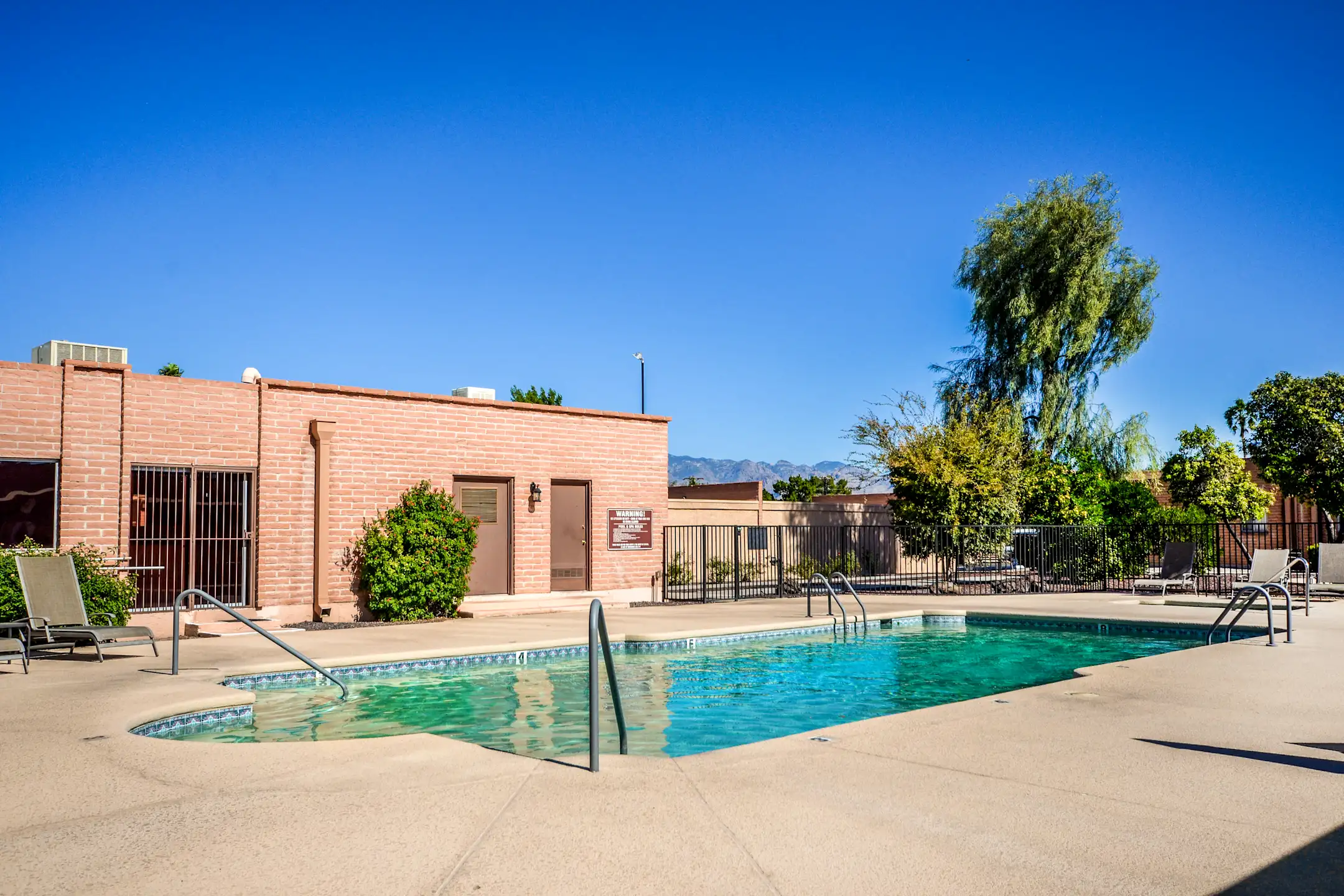 Camino De La Sierra Apartments Tucson, AZ 85712