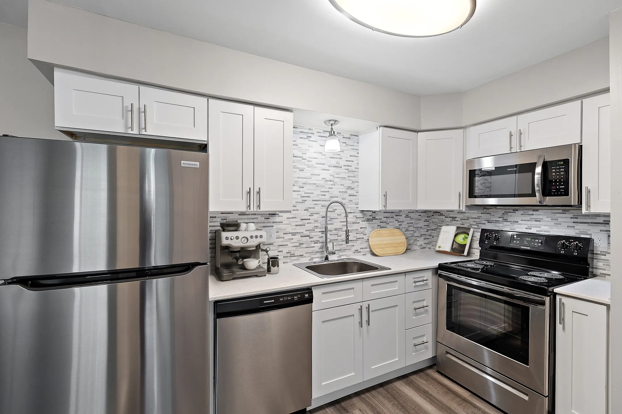 Kitchen - Hines Park Place - Plymouth, MI
