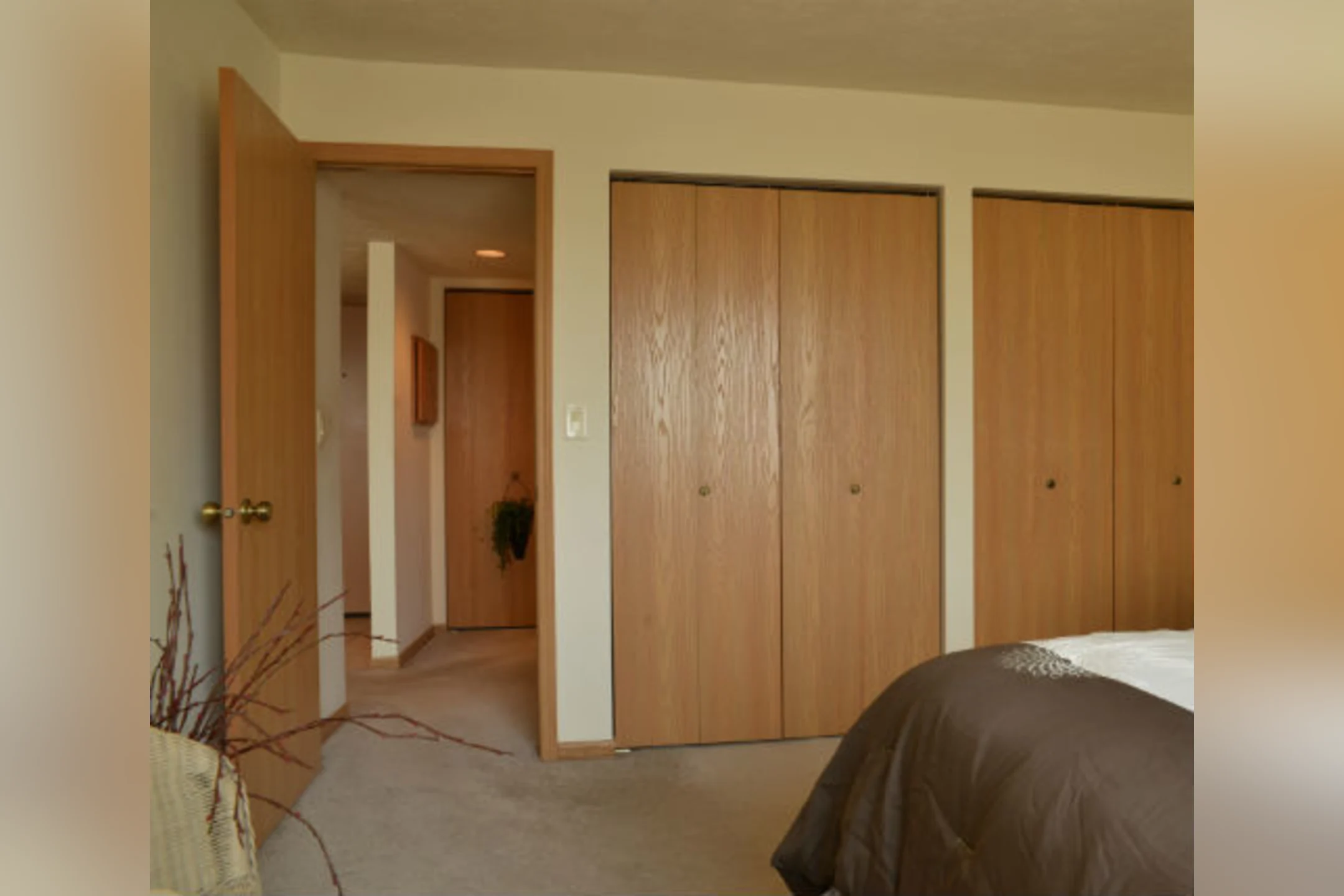 Lake Candlewood Apartments Omaha, NE 68154