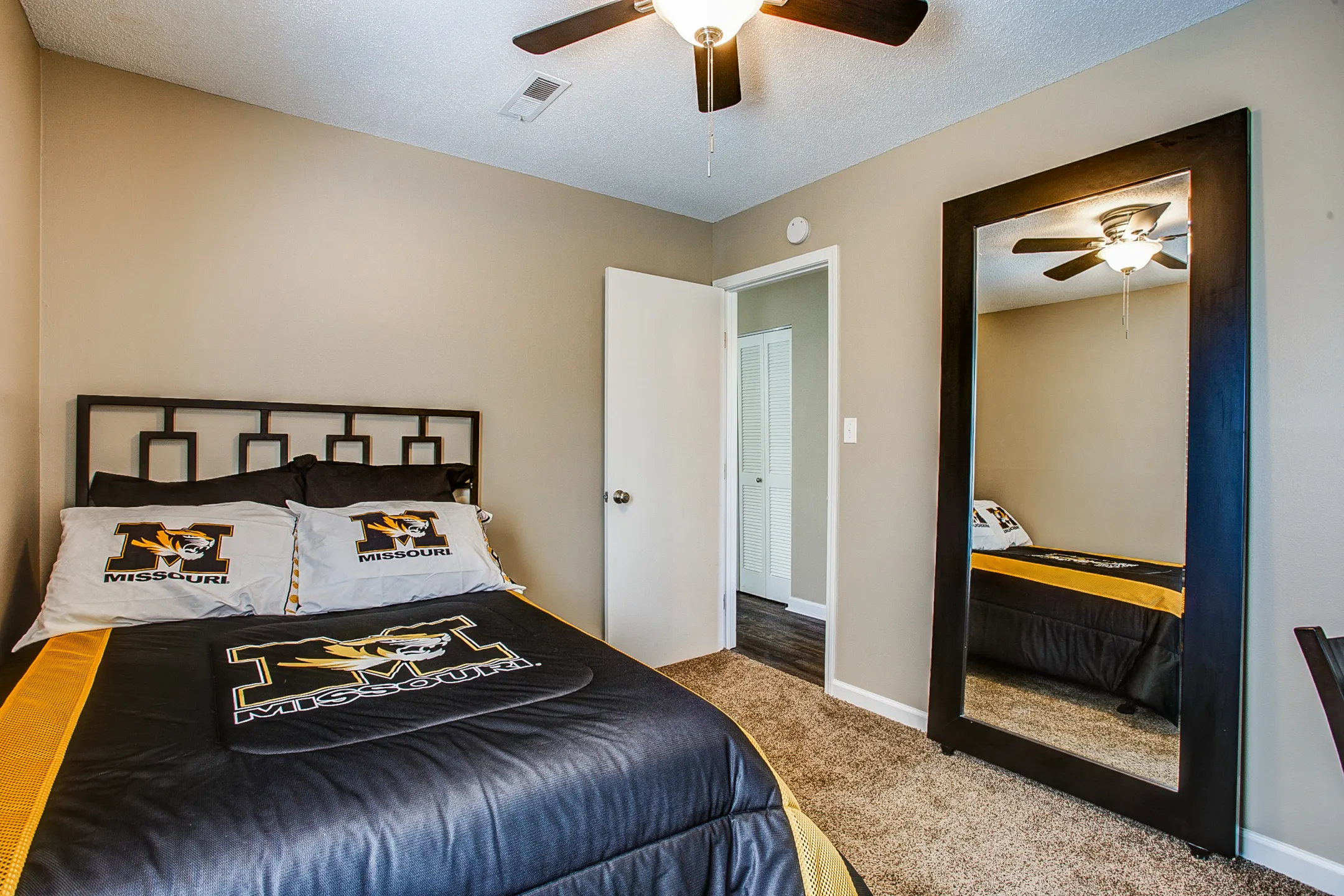 Forest Village Apartments Apartments Columbia, MO 65203