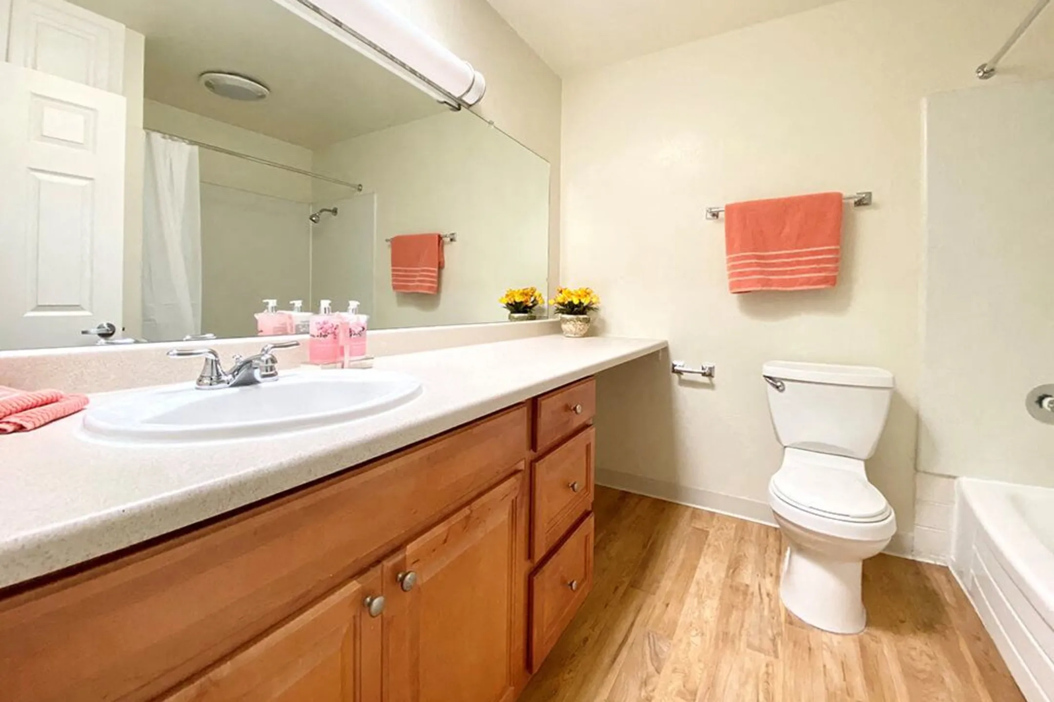 Diablo Pointe Apartment Homes 1450 Creekside Dr Walnut Creek, CA