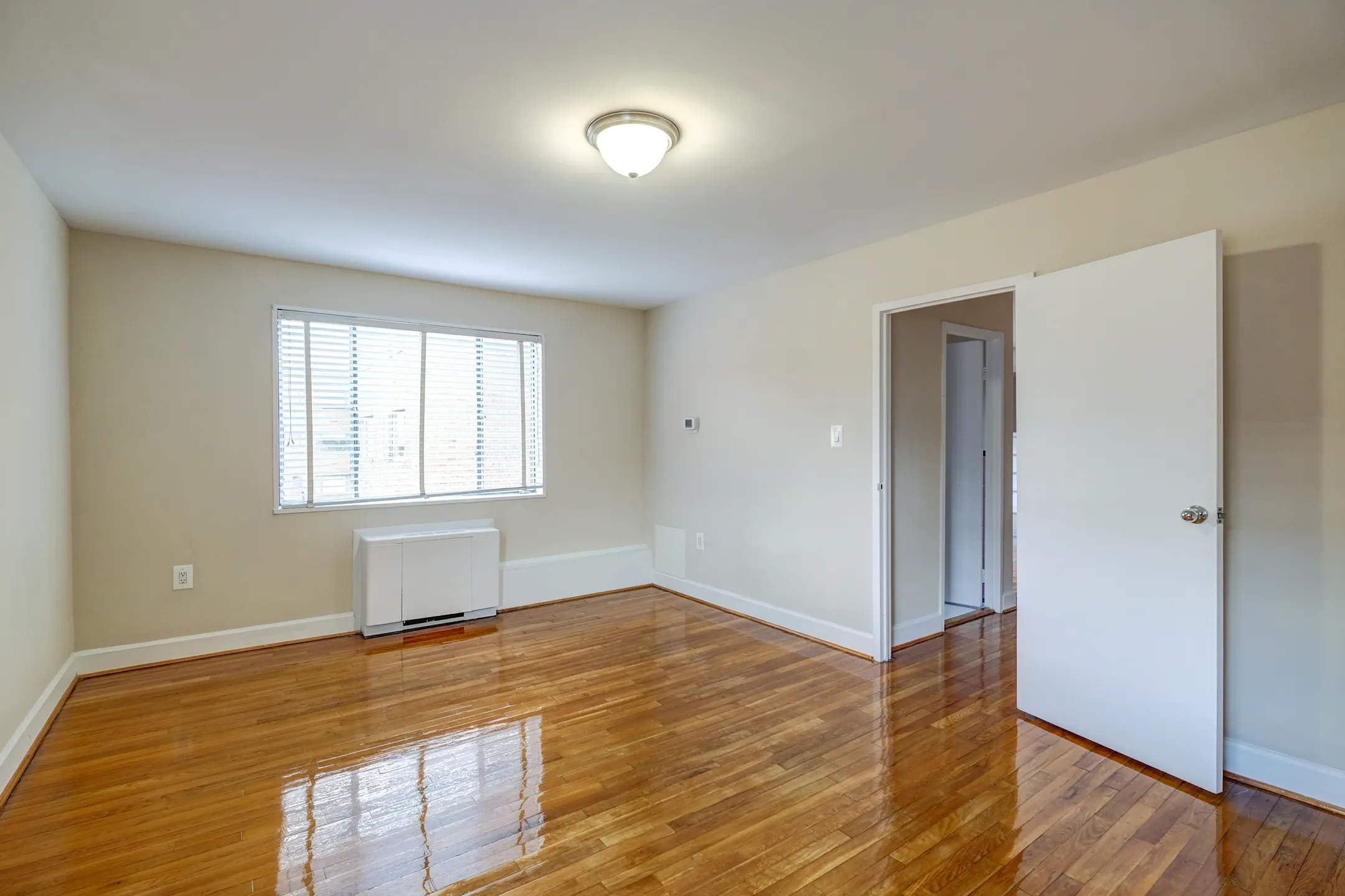 HOC Battery Lane 4998 Battery Lane Bethesda, MD Apartments for