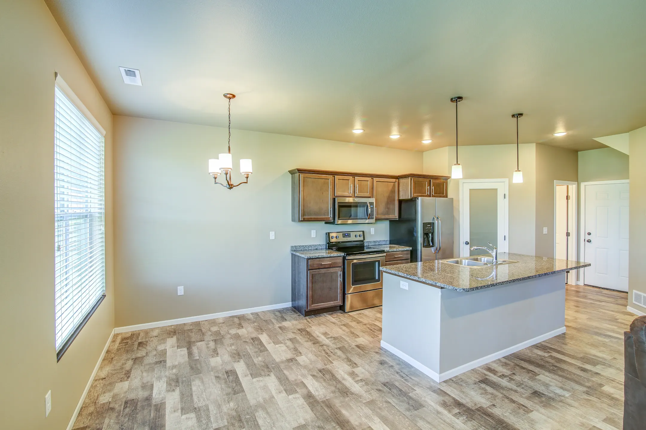 Kitchen - Cascade Townhomes - Mandan, ND