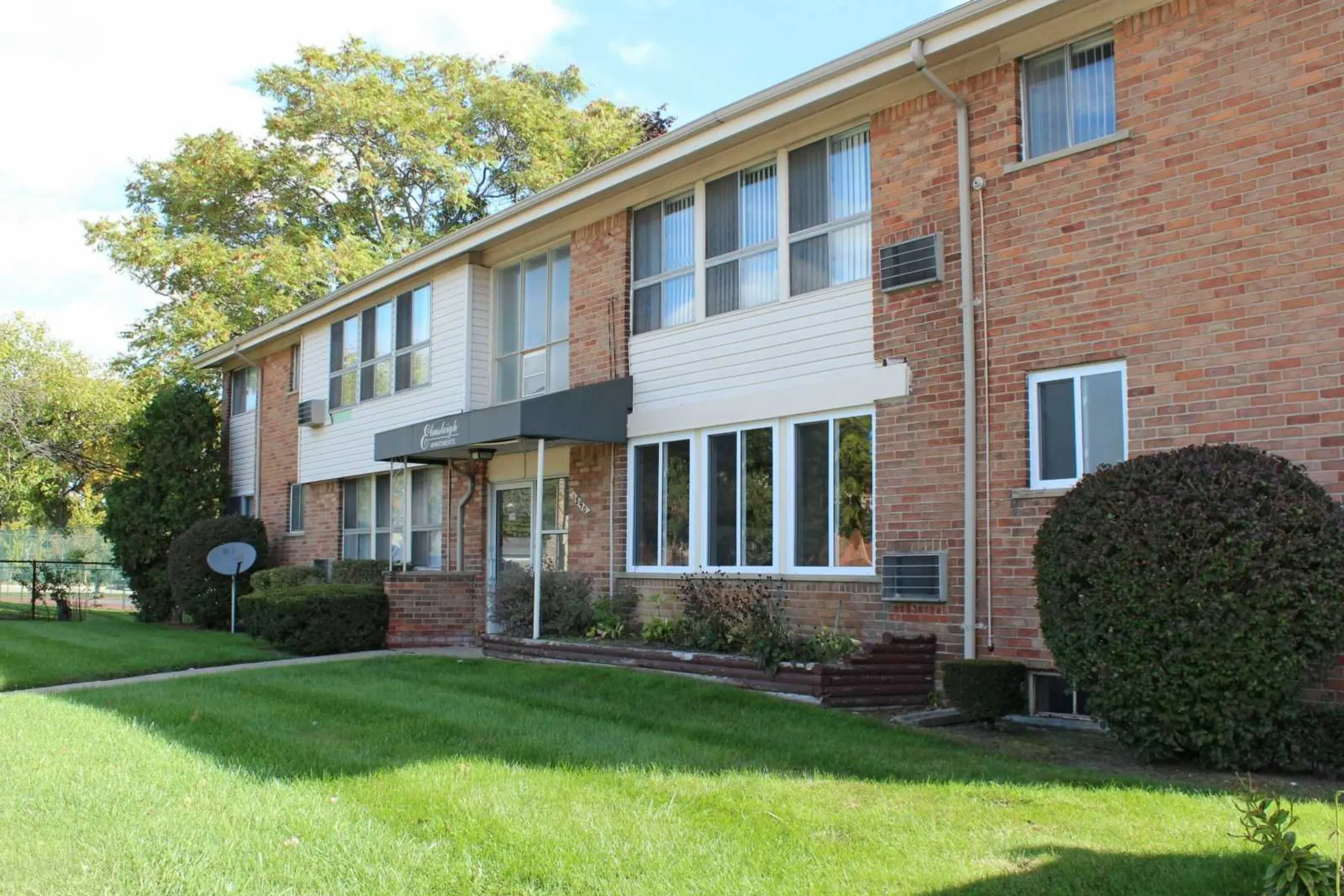 Elmsleigh Apartments - 1830 Rochester Rd | Royal Oak, MI Apartments for ...