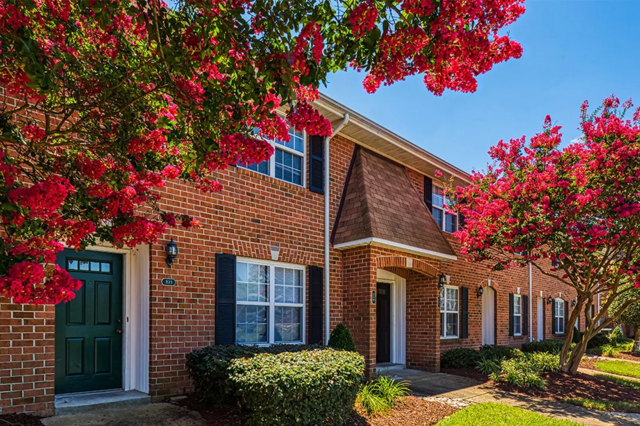 Holly Point Apartments Chesapeake, VA 23325