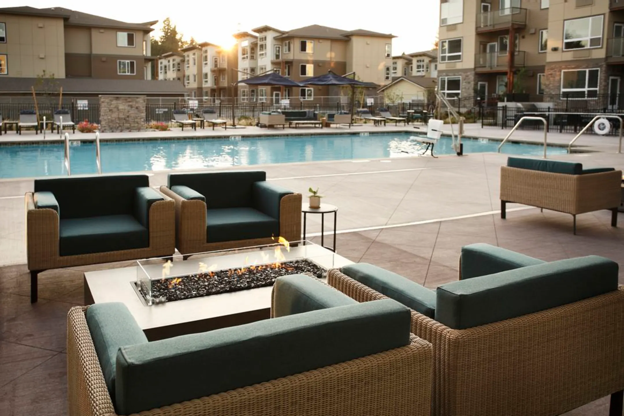 Avalon North Creek 19720 Bothell Everett Hwy Bothell, WA Apartments