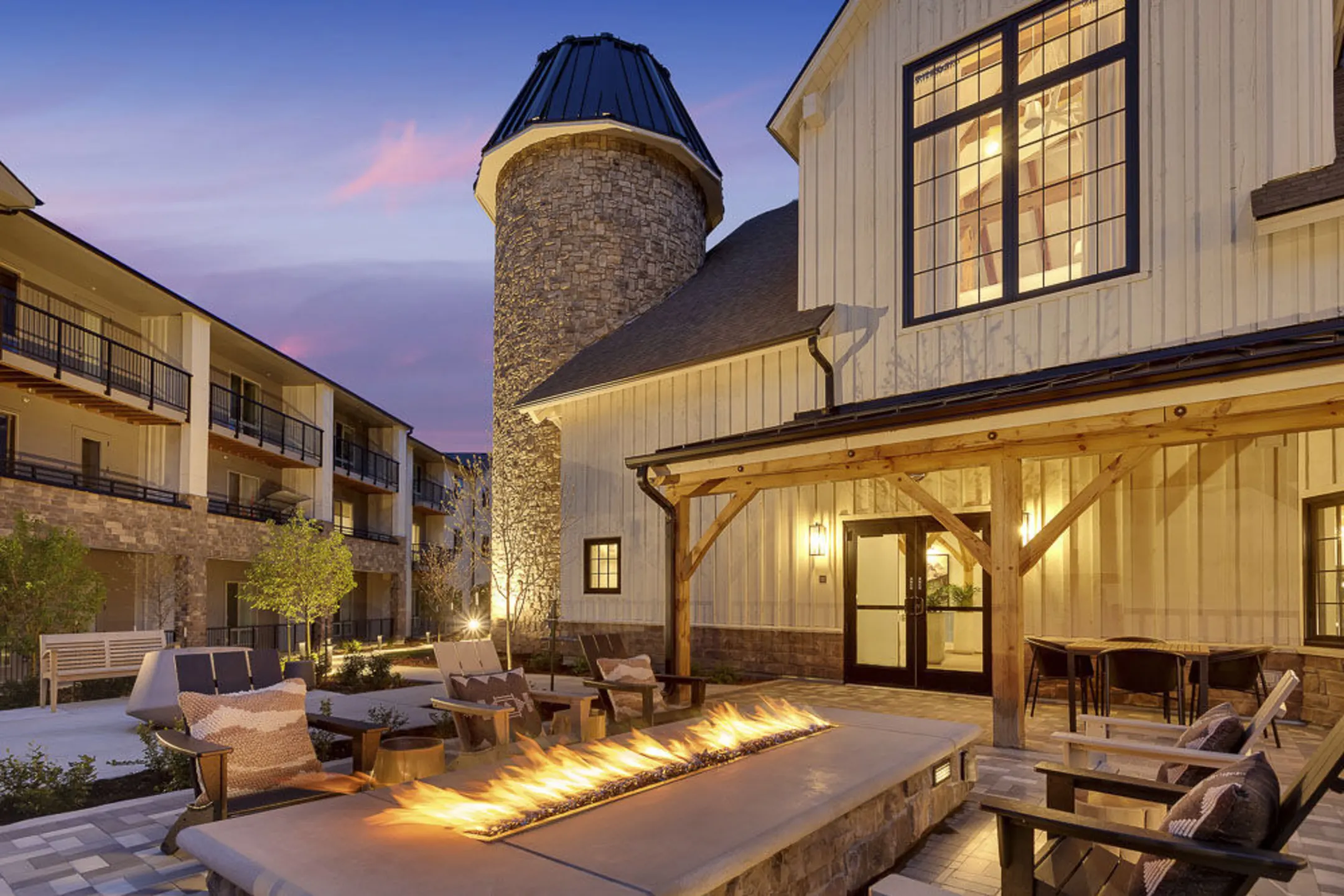 NOVEL White Fence Farm 6273 W Jewell Ave Lakewood, CO Apartments