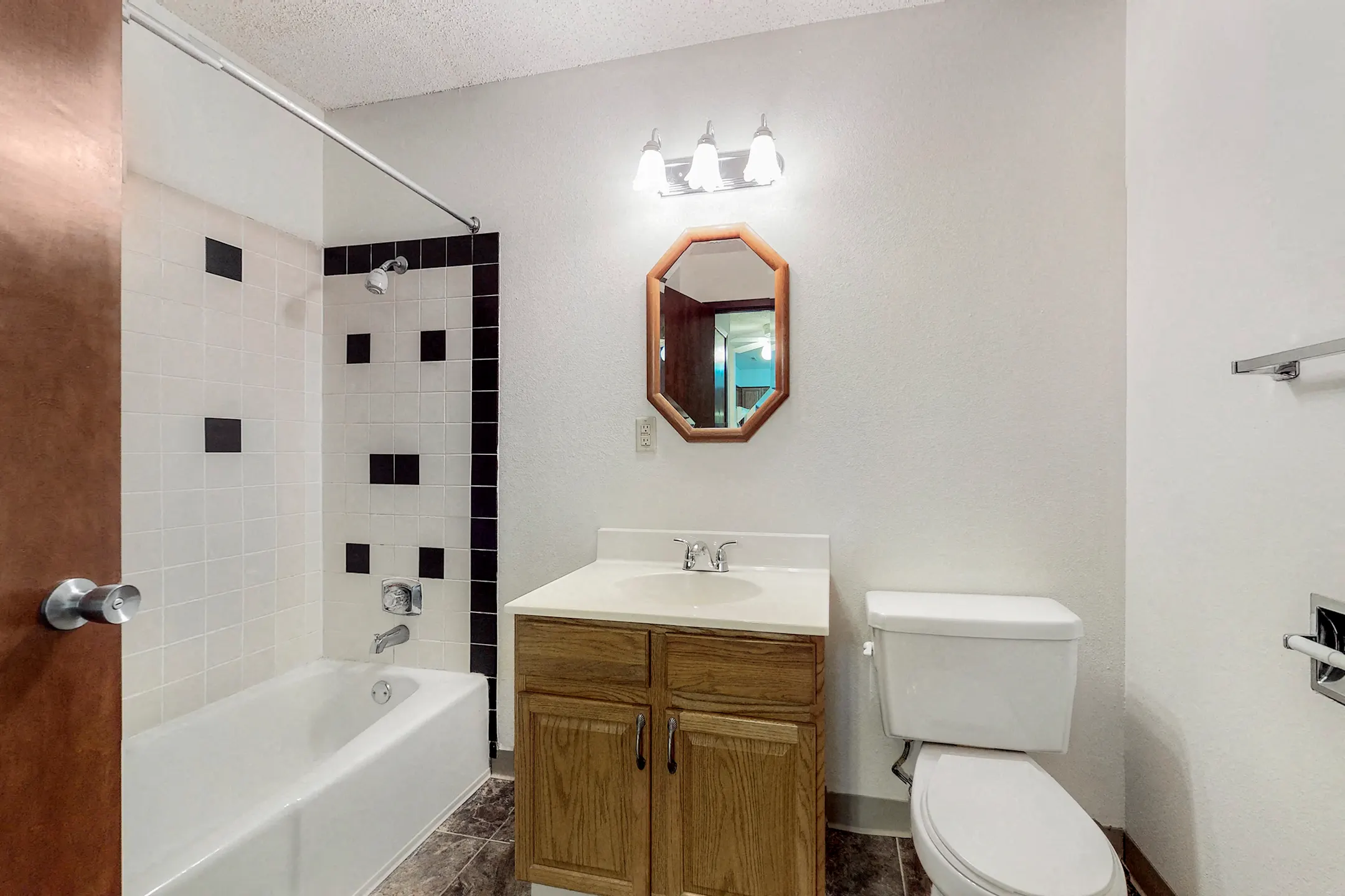 Robin Hill Apartments West Des Moines, IA 50265