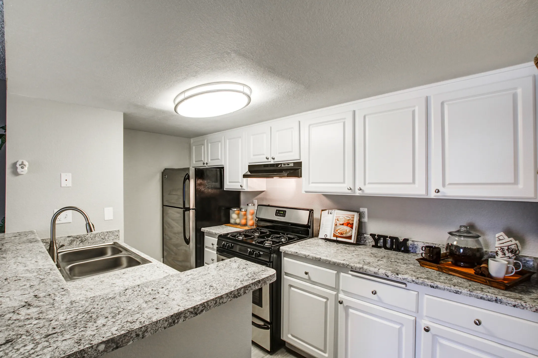 Grand Apartments on Lindley 10201 Lindley Avenue Northridge, CA for