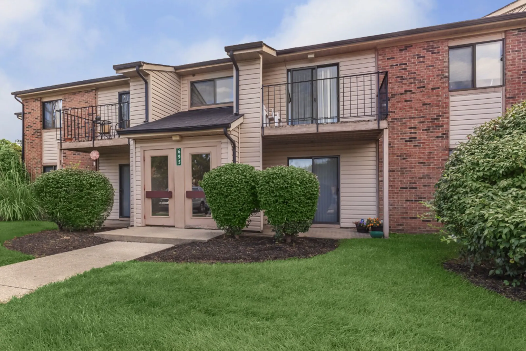 English Village Apartments Apartments Indianapolis, IN 46239