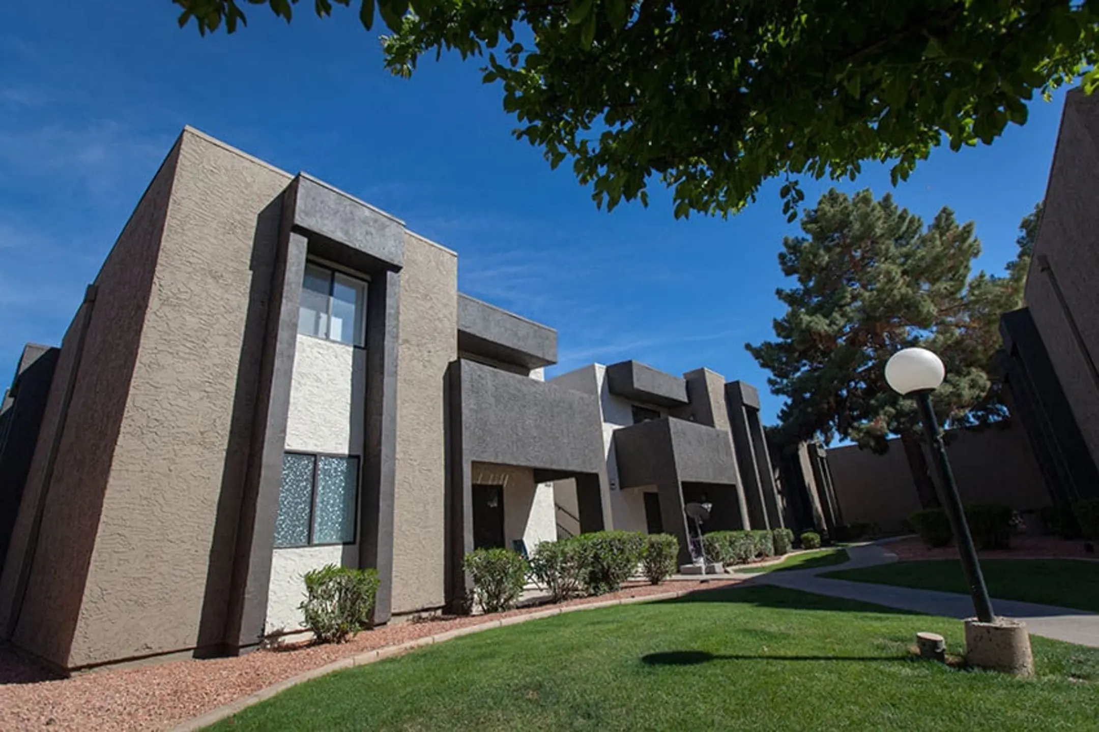La Costa Apartment Homes at Dobson Ranch 1820 West Lindner Avenue Mesa, AZ Apartments for