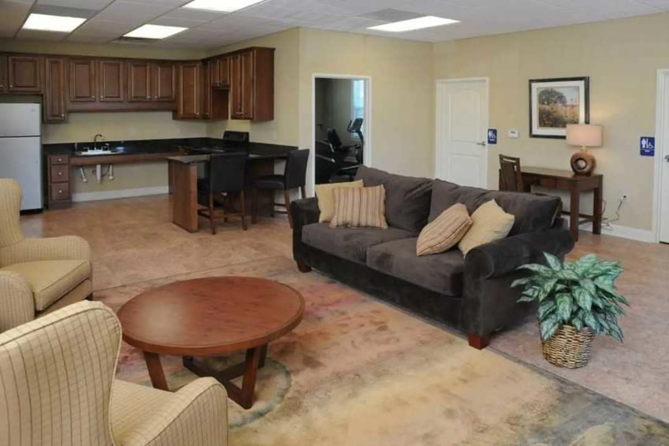 Living Room - Magnolia Terrace - Harrisburg, PA