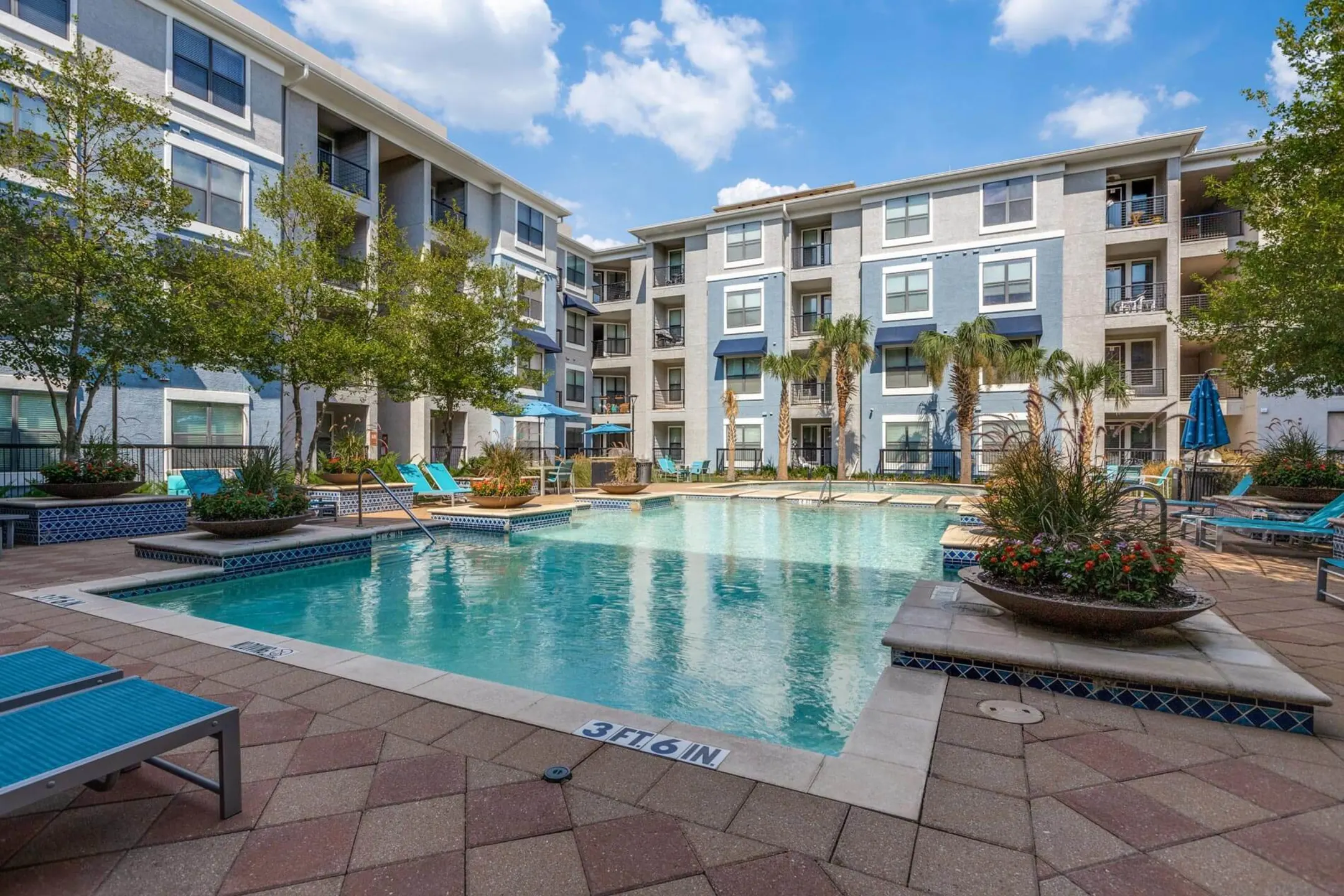 Cool Springs at Frisco Bridges Apartments - Frisco, TX 75034