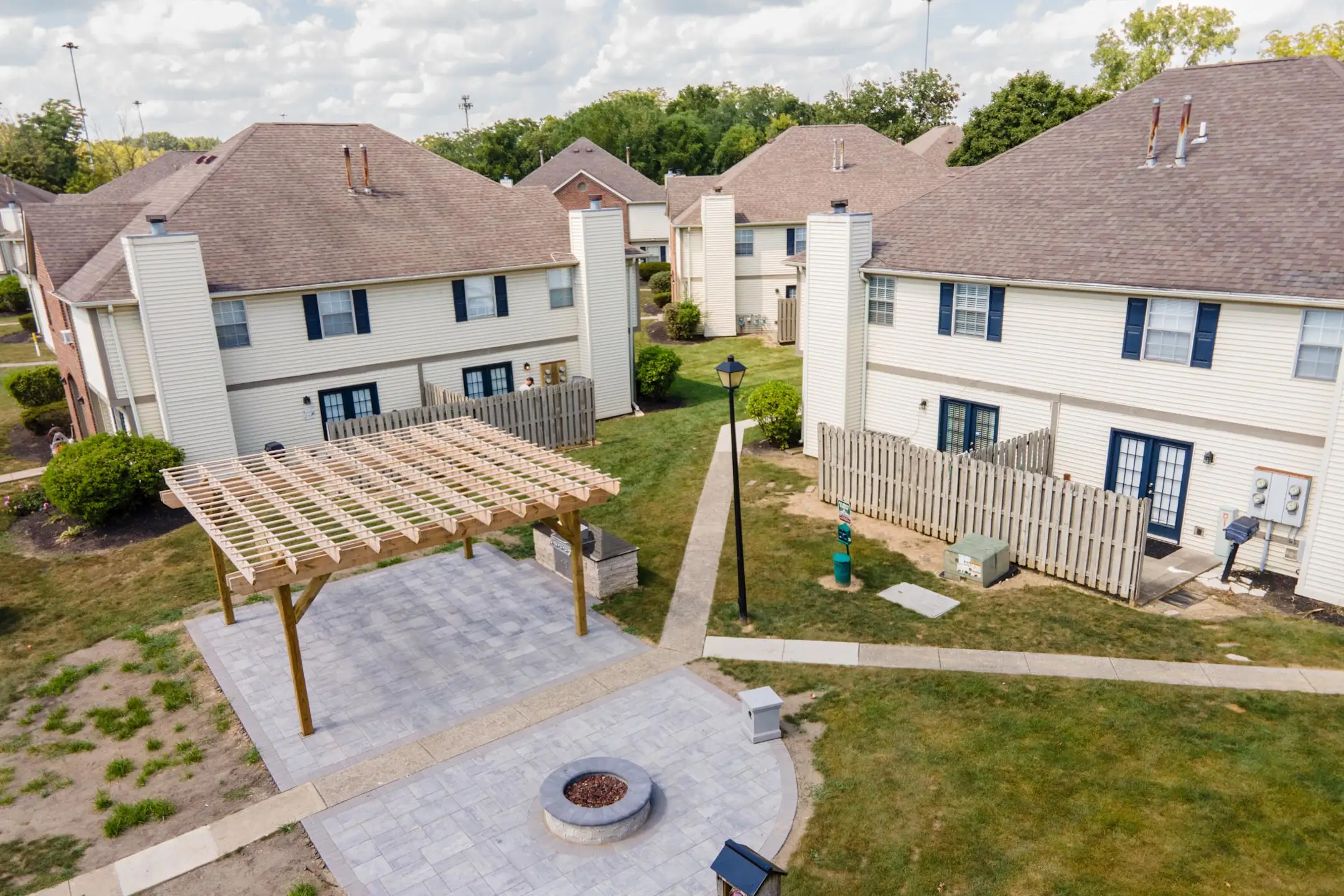 Townhomes at McNaughten 1363 Yorkland Rd Columbus, OH Apartments