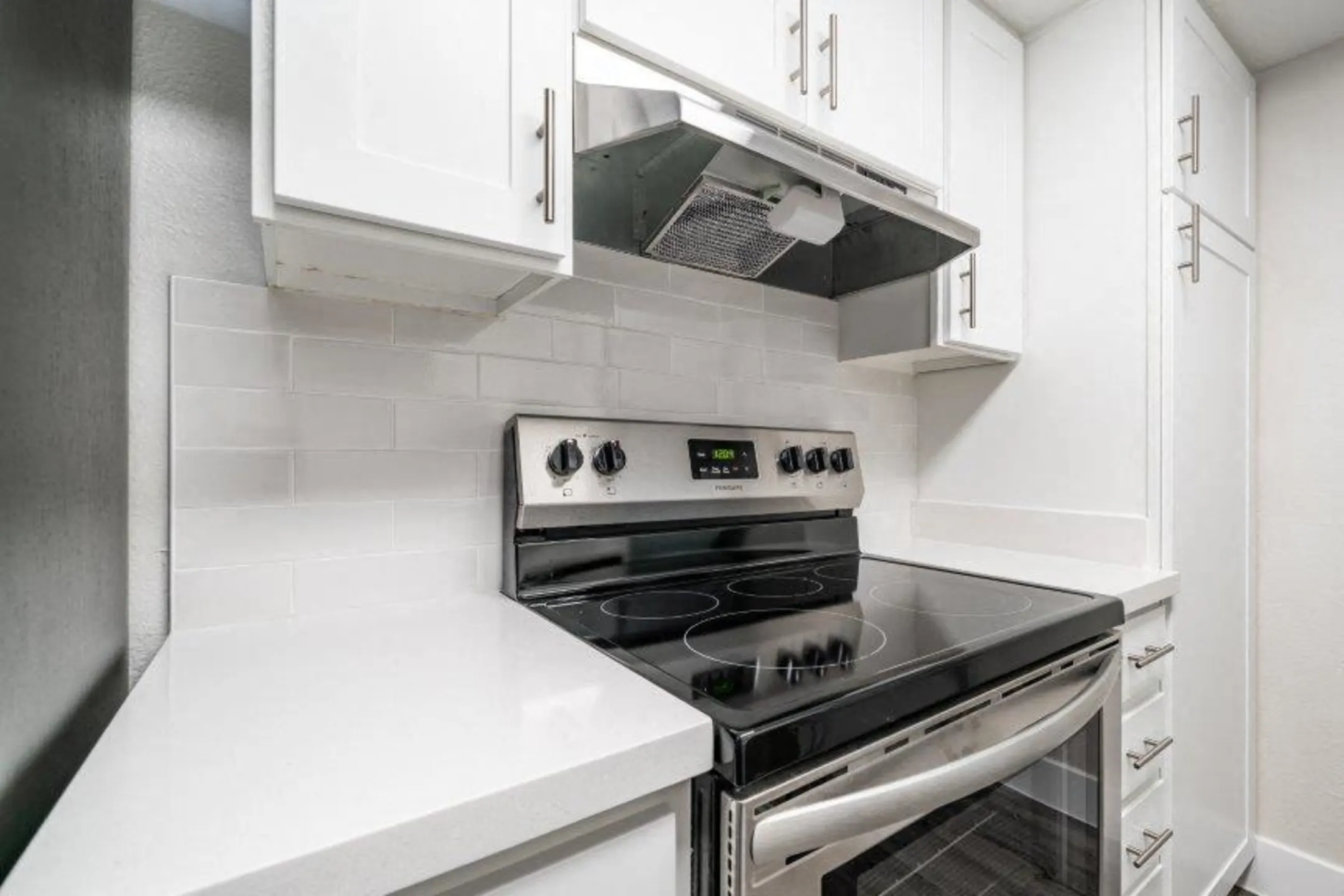 Avia McCormick Ranch 8375 East Via de Ventura Scottsdale, AZ