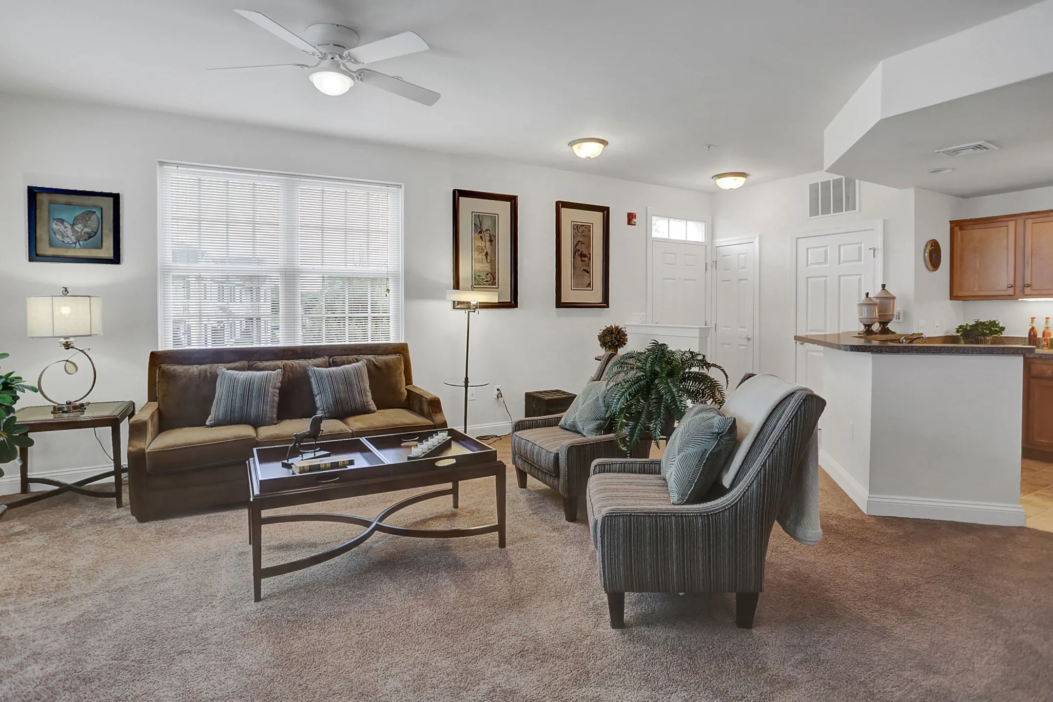 Living Room - Graham Hill Apartments - Mechanicsburg, PA