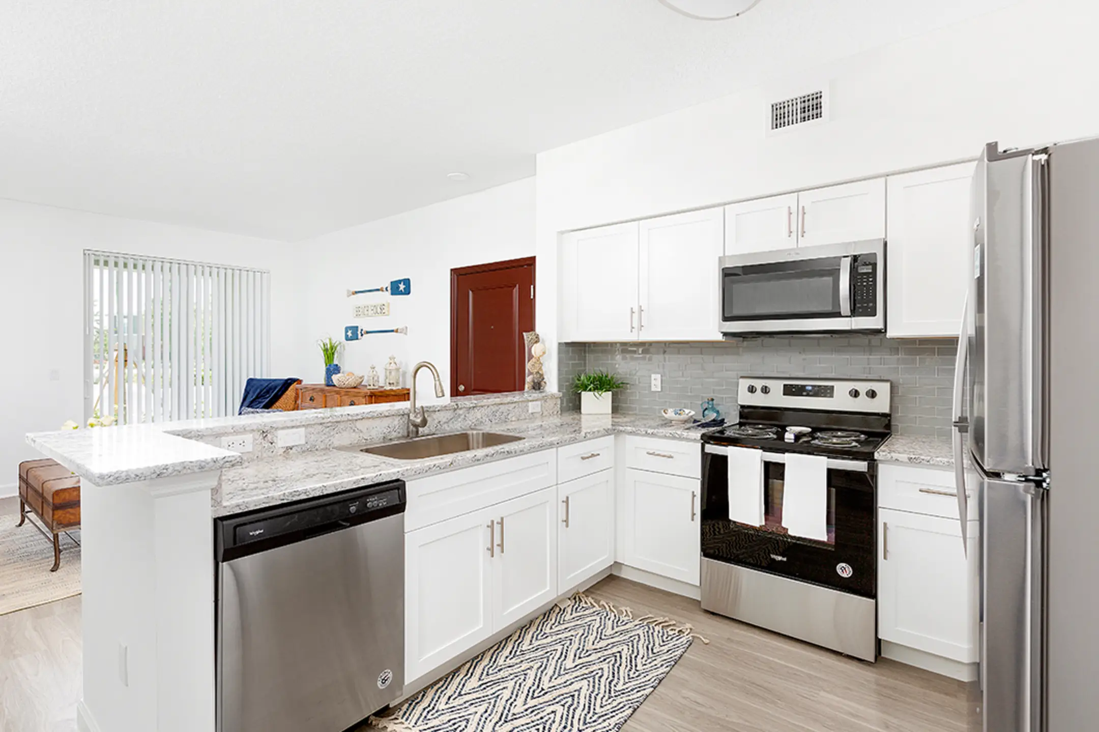 Kitchen - Quantum Lake Villas - Boynton Beach, FL