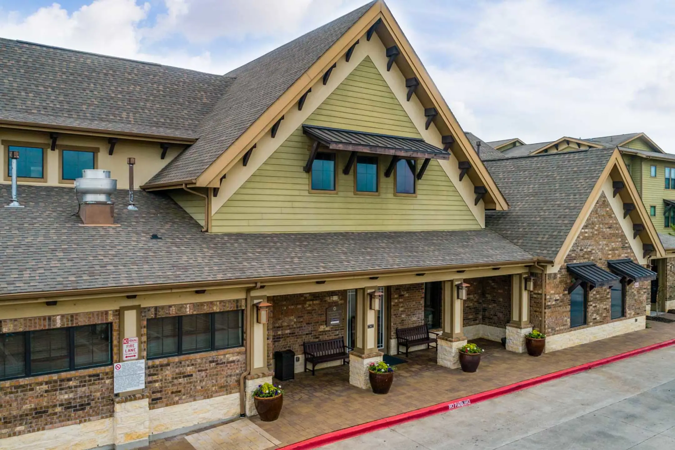 Queenston Manor Apartments Houston, TX 77084
