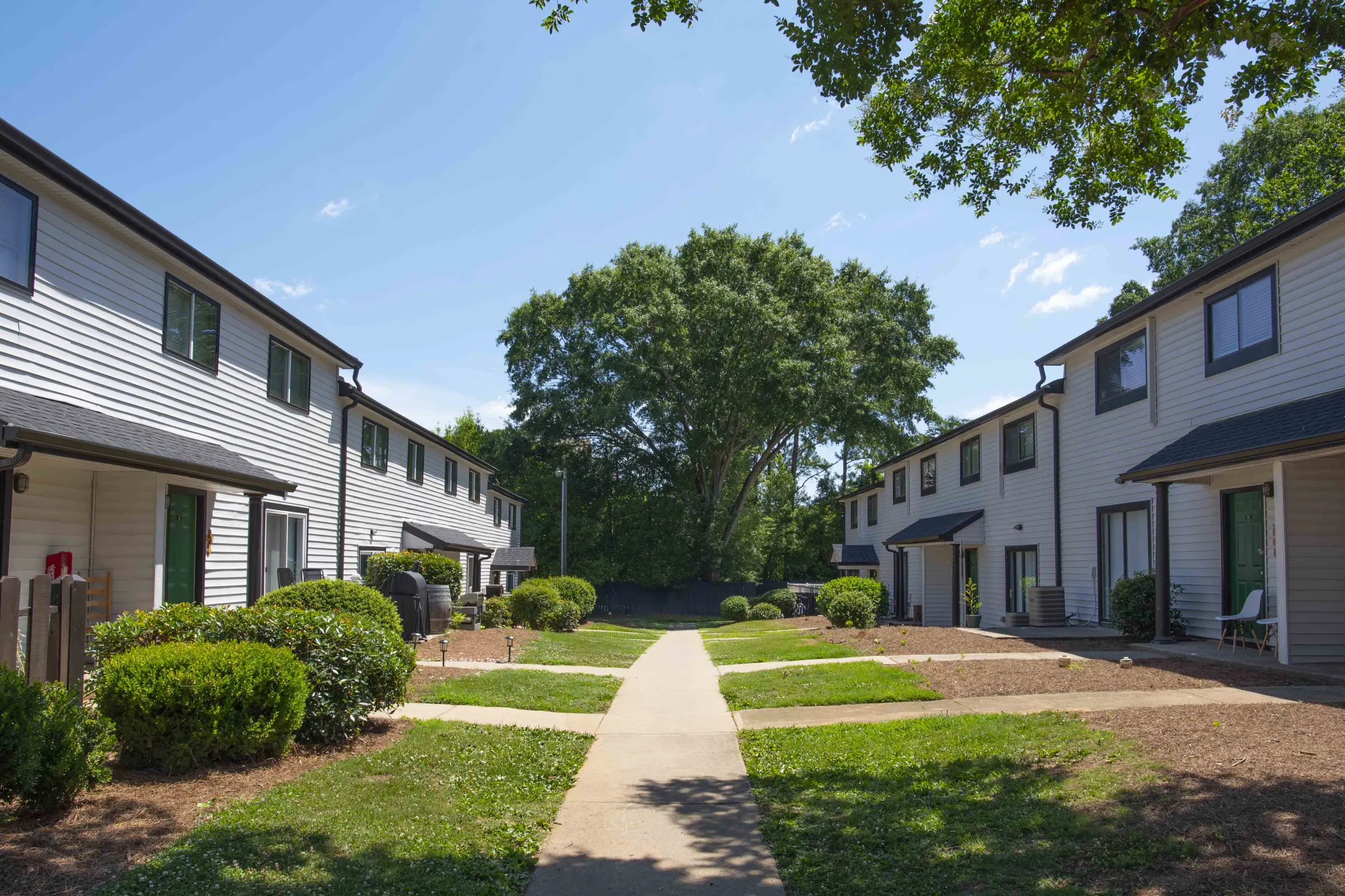 Lawrenceville Apartments Under 900