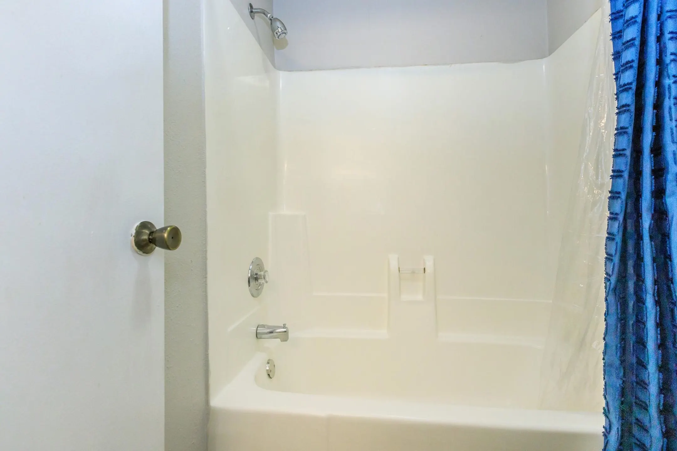 Bathroom - Hampton Place Apartments - Columbus, GA