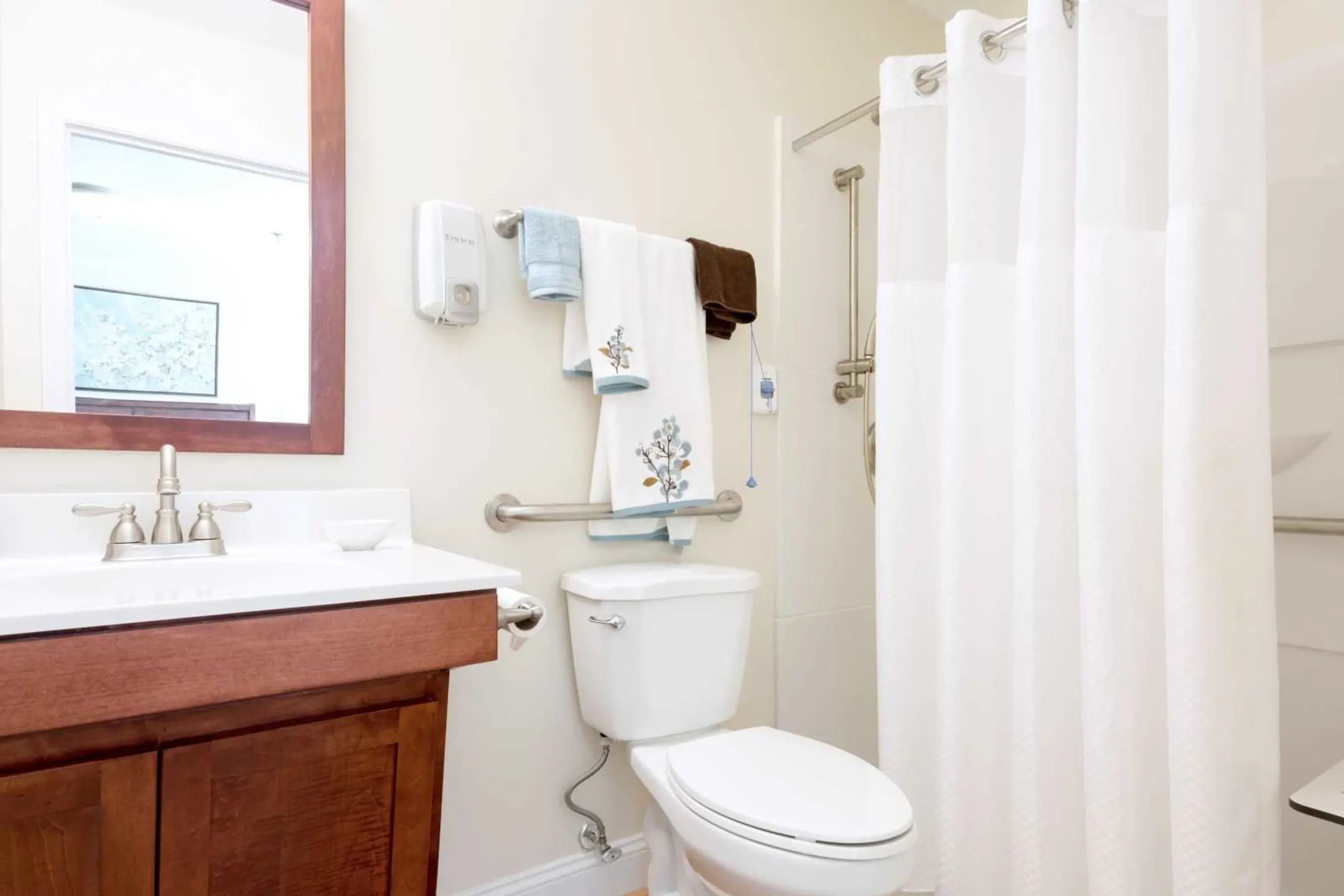 Bathroom - Commonwealth Living at Radford - Radford, VA
