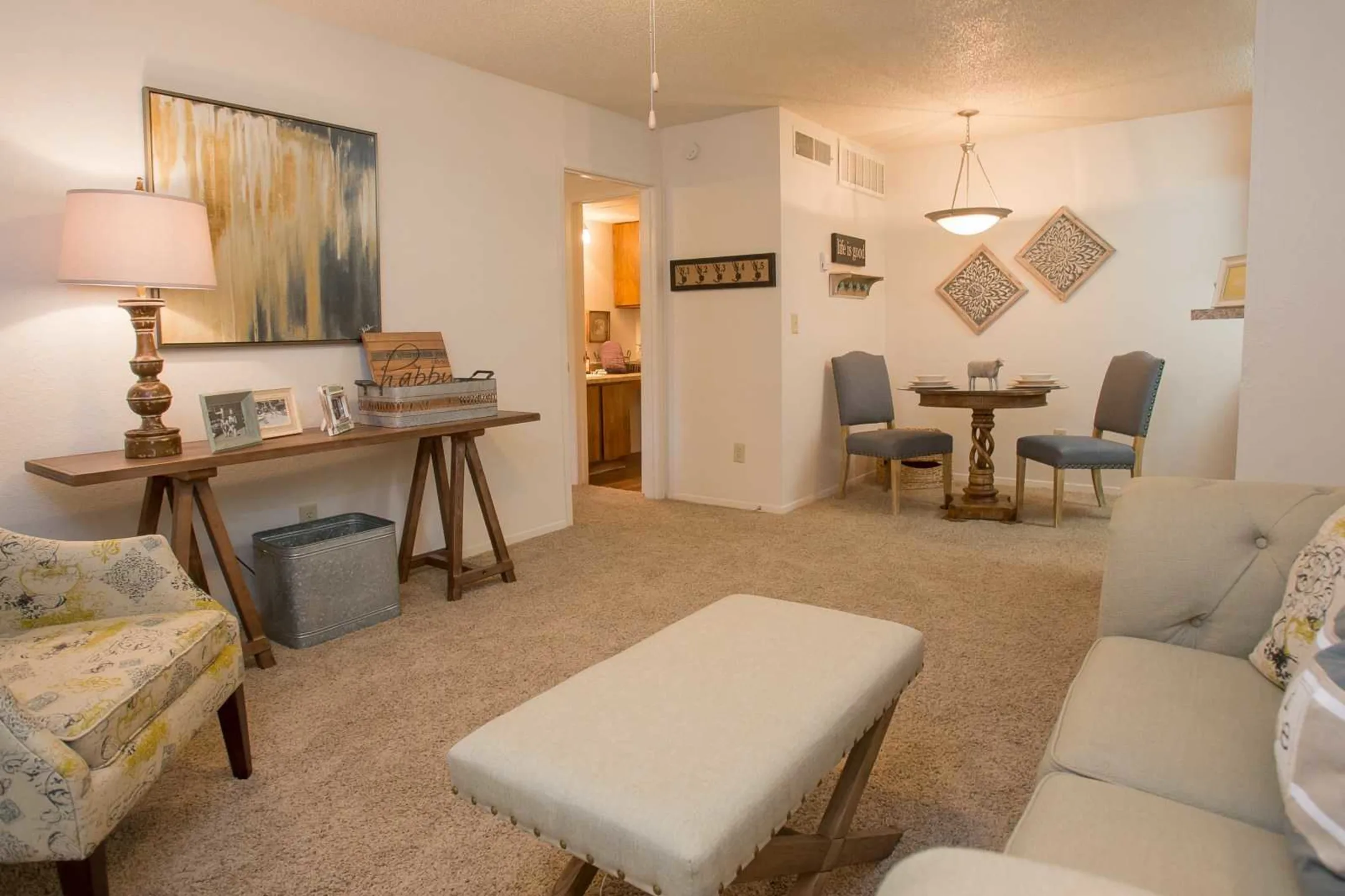 Living Room - Cimarron Pointe - Oklahoma City, OK