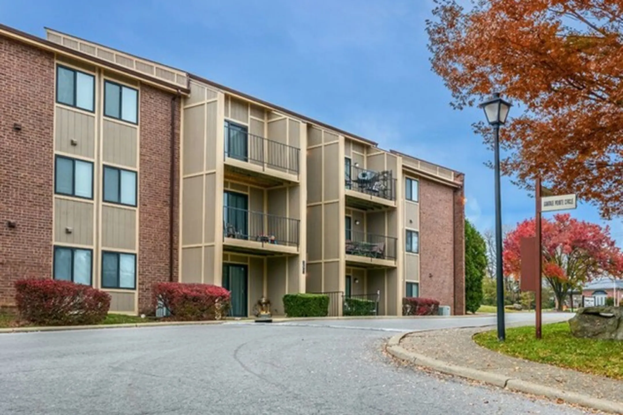 Boulder Creek Of Vantage Pointe 10400 Pavilion Way Louisville, KY Apartments for Rent Rent.