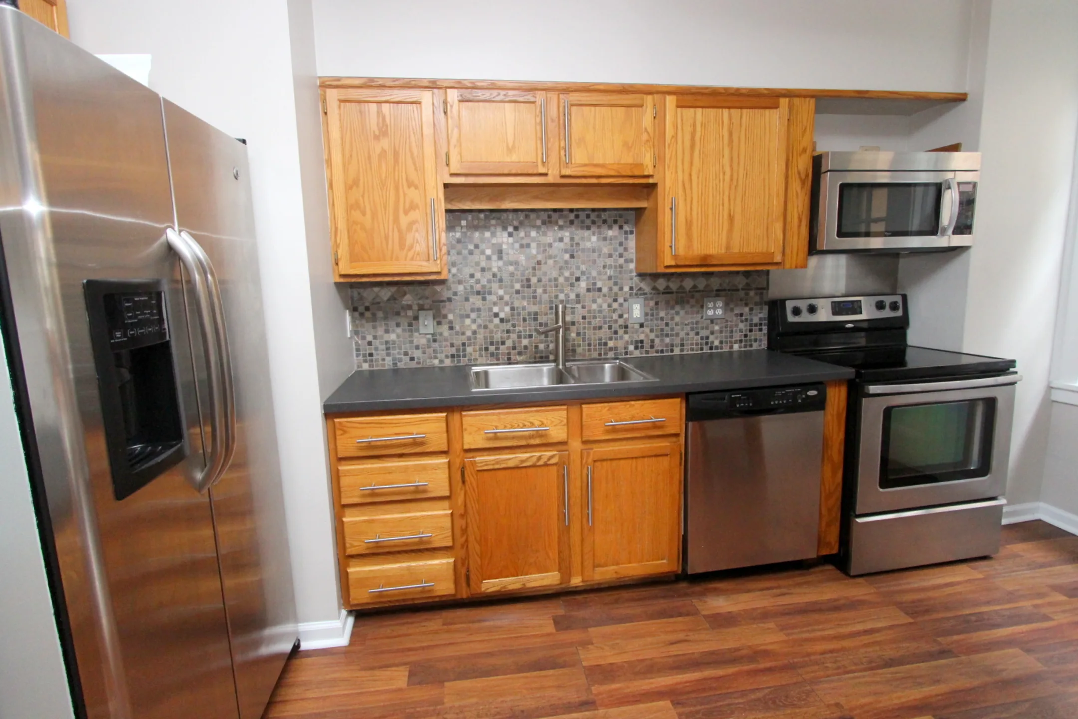 Squirrel Hill Apartments 5620 Hobart Street Pittsburgh, PA