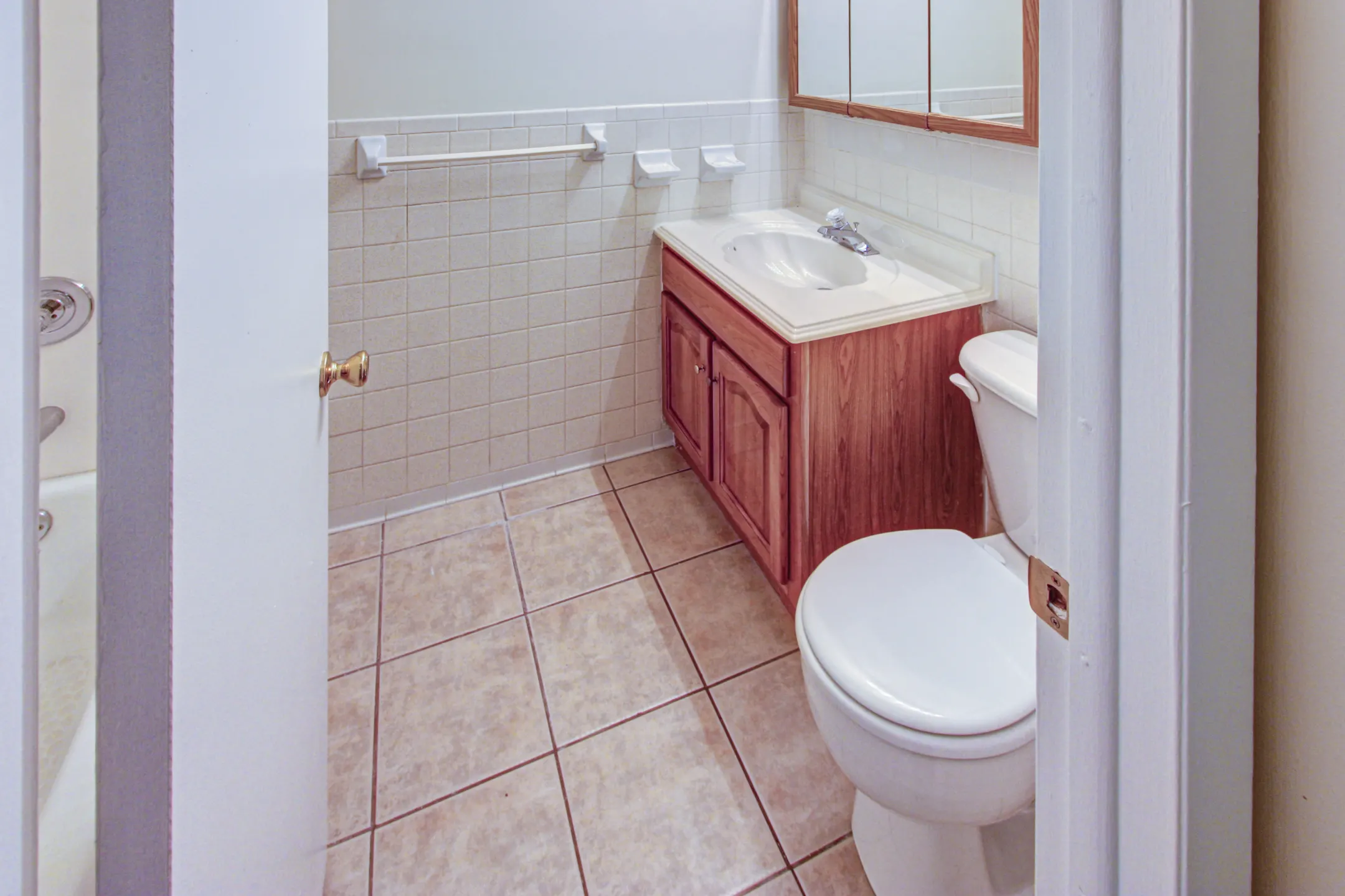Bathroom - Presidential Townhome Rentals - Guilderland, NY