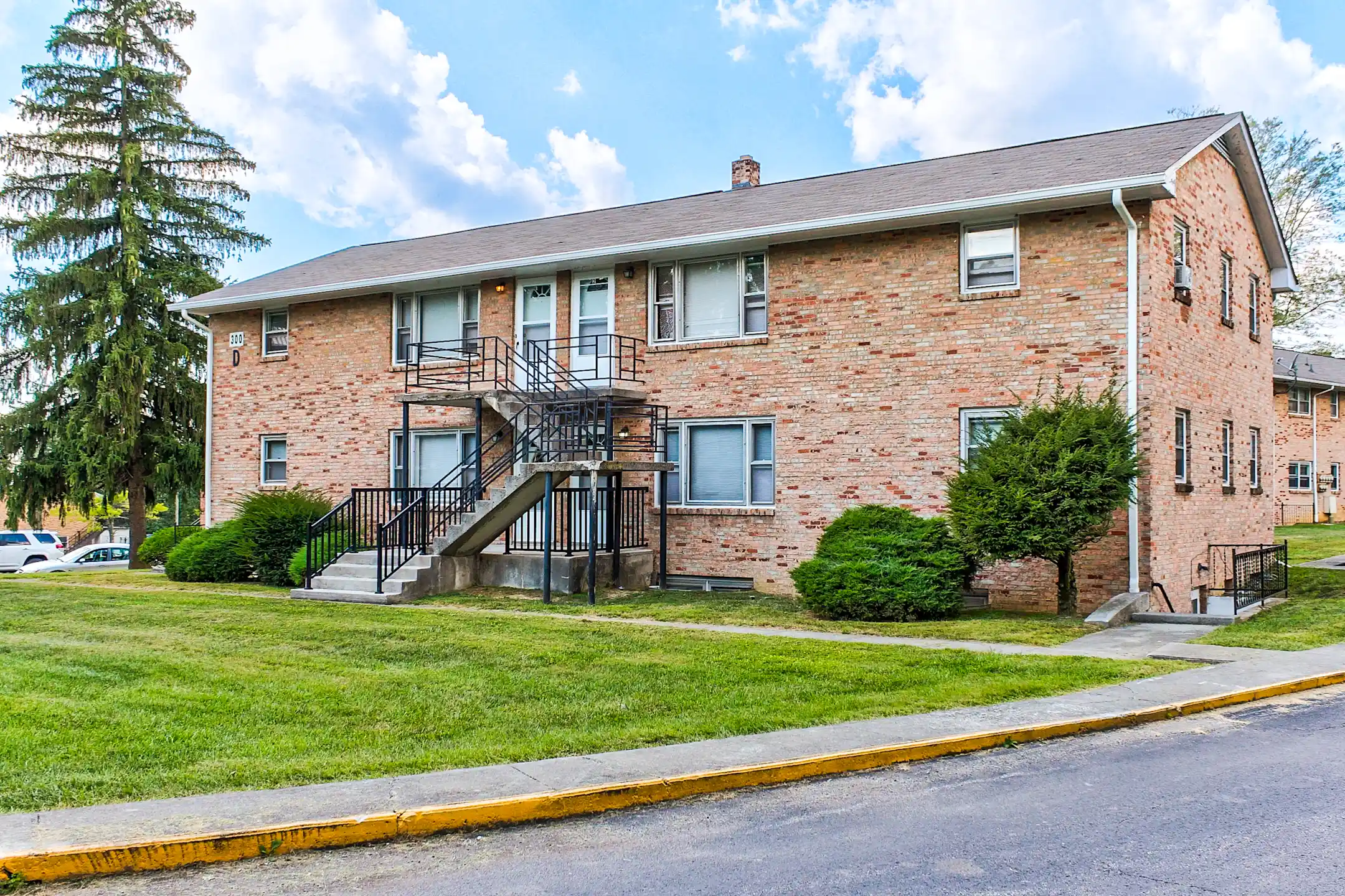Building - Apartment Heights - Blacksburg, VA