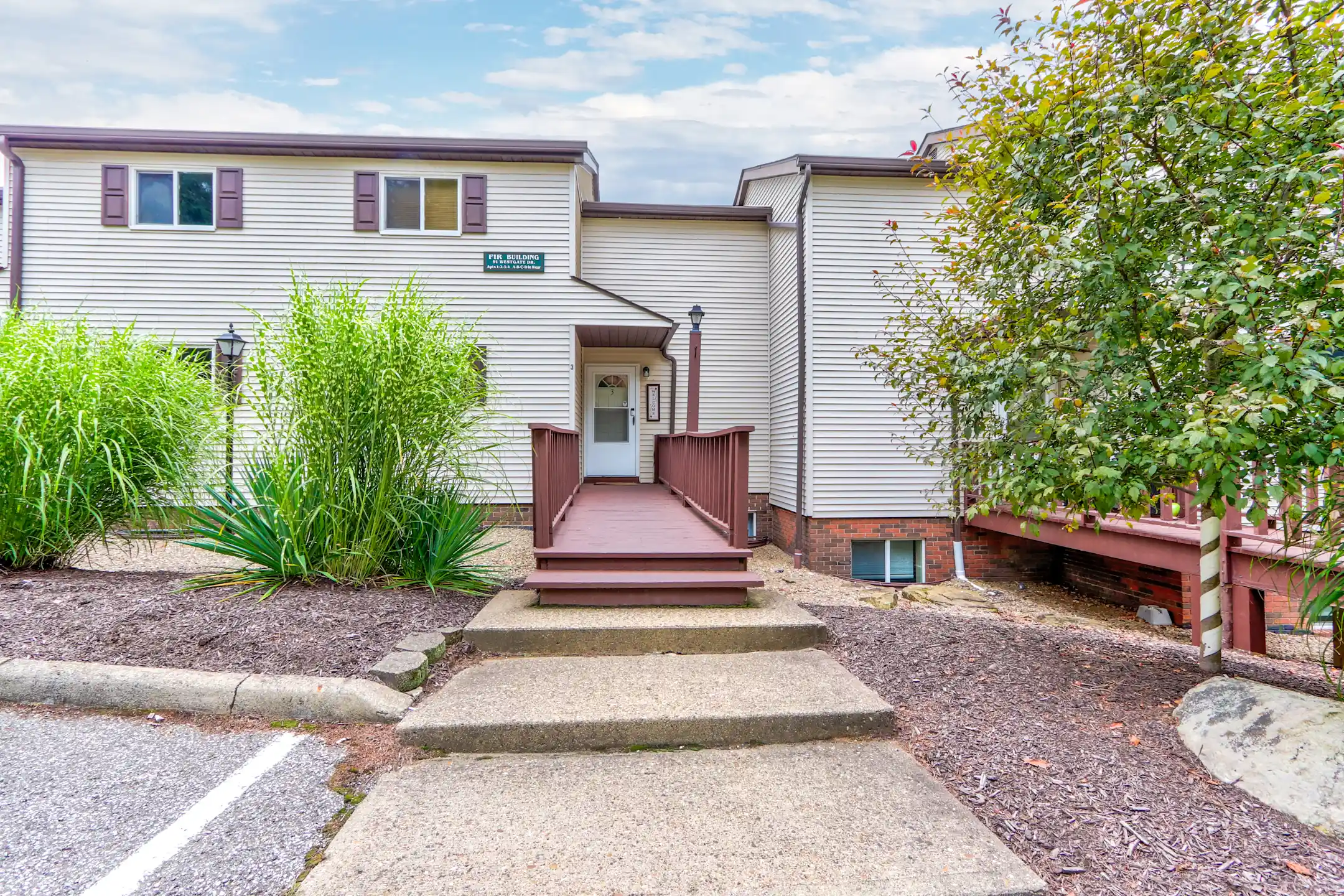 Briarcliff Manor Apartments Wheeling, WV 26003