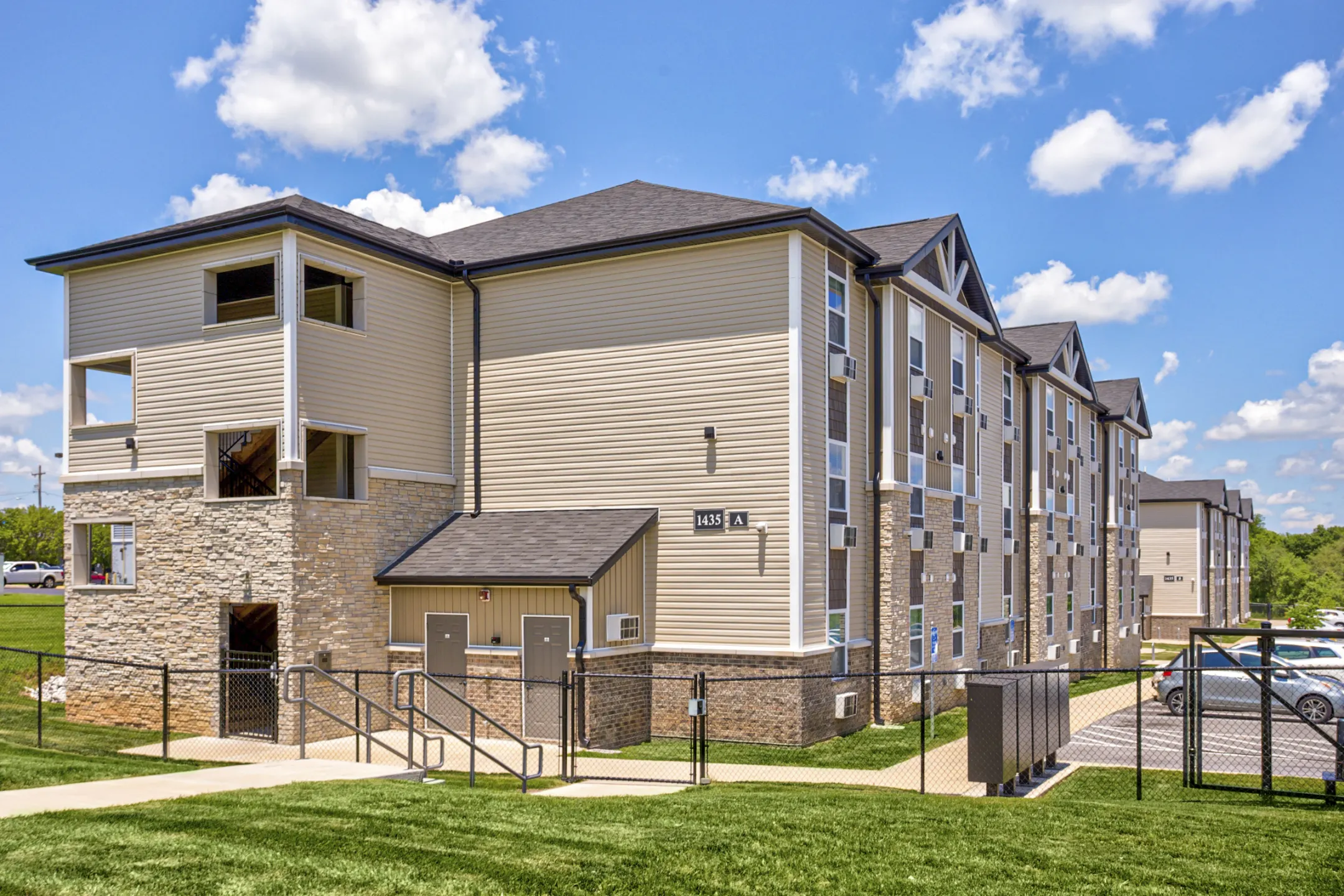 Building - Northgate Apartments - Springfield, MO