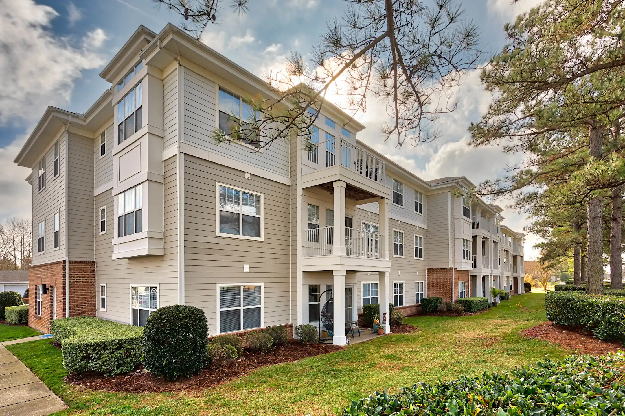 The Crossings At Red Mill 2160 Mill Crossing Dr Virginia Beach, VA Apartments for Rent Rent.