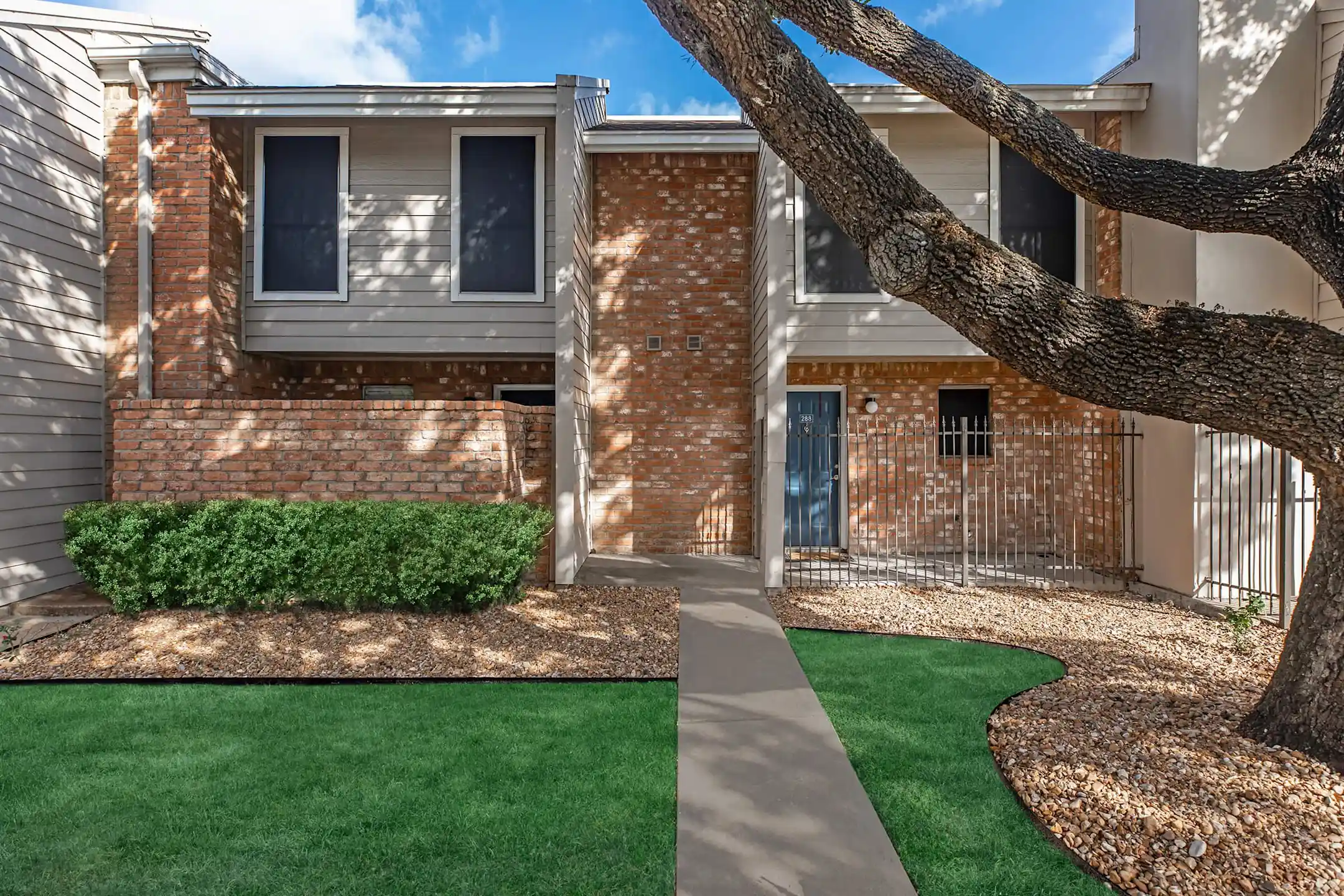 briar-court-11250-briar-forest-dr-houston-tx-apartments-for-rent