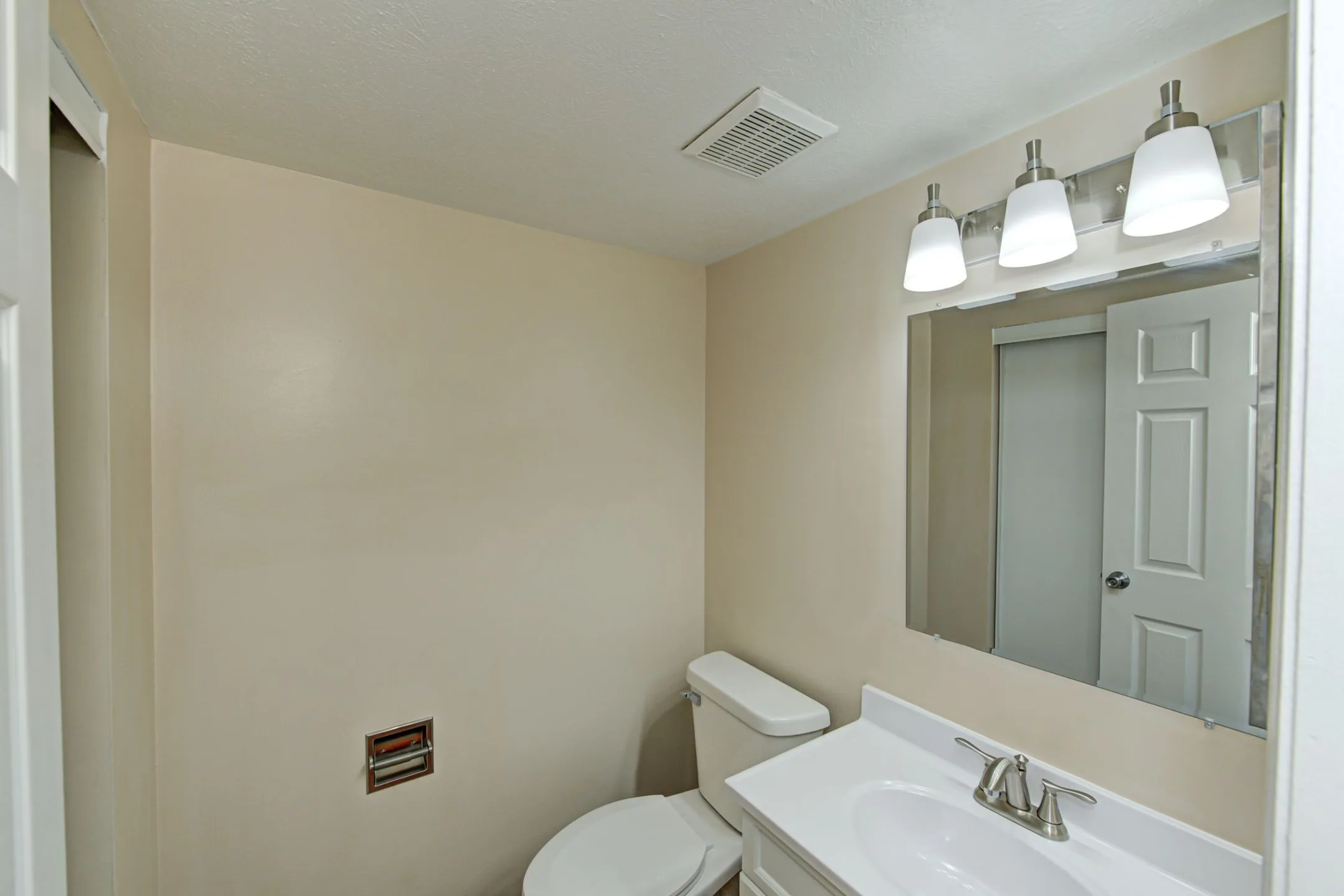 Bathroom - Castleton Manor - Indianapolis, IN