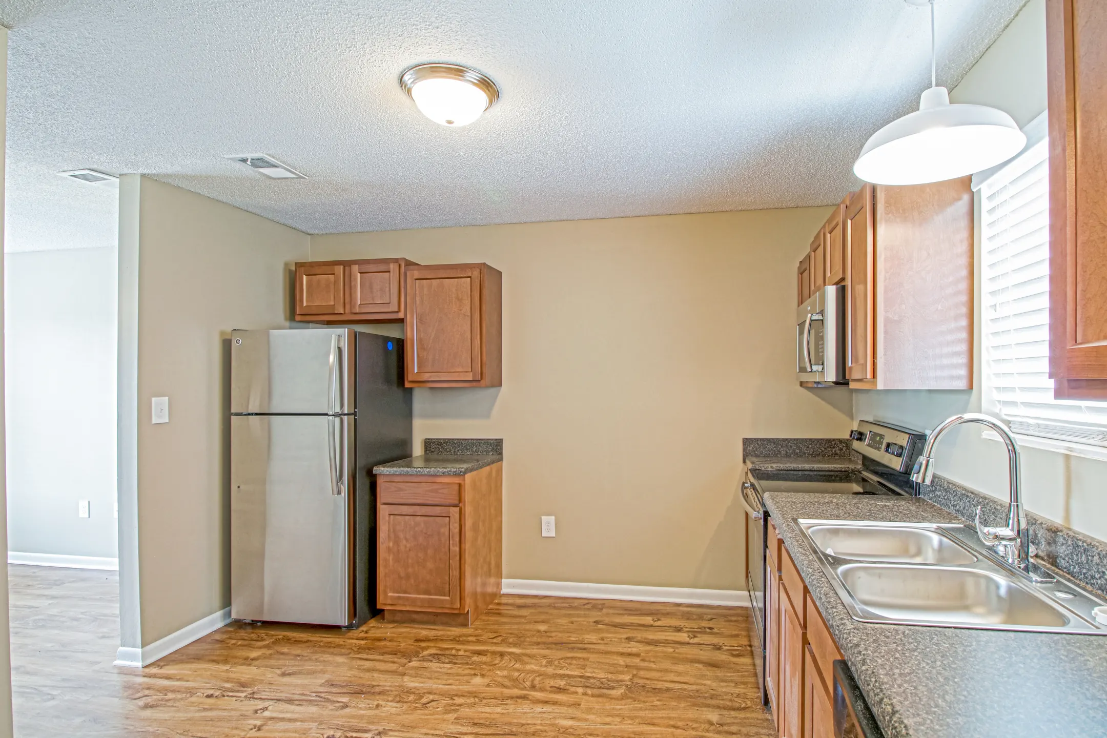 Deer Wood Apartments - Statesboro, GA 30461