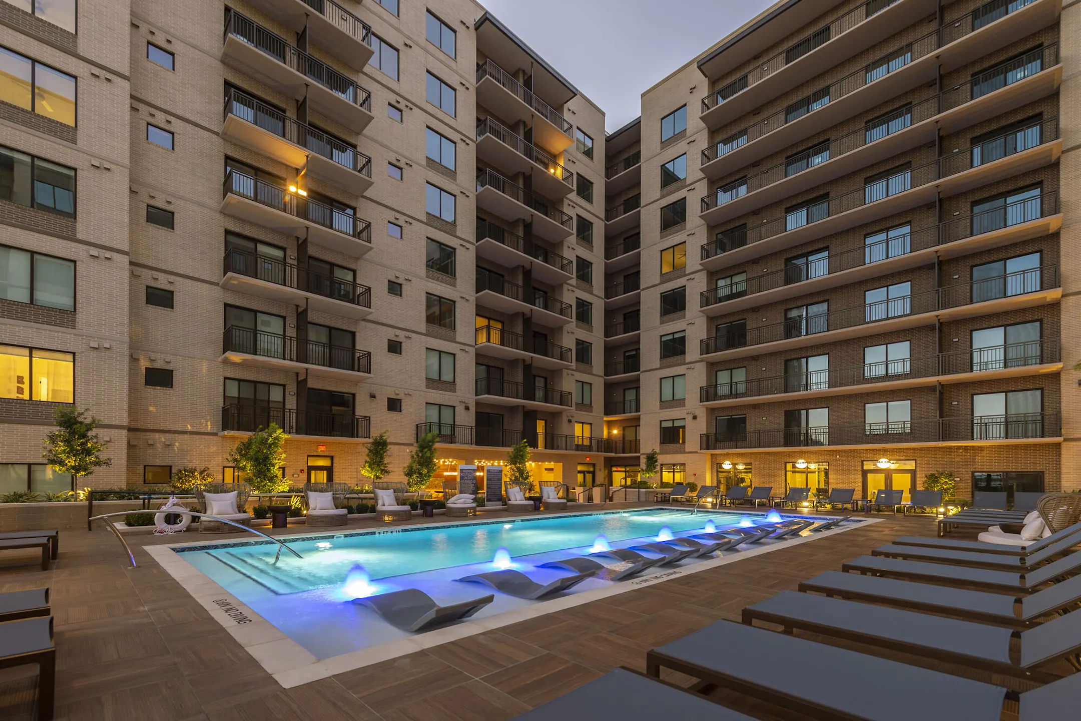 Pool - Pearl Rosemont - Houston, TX