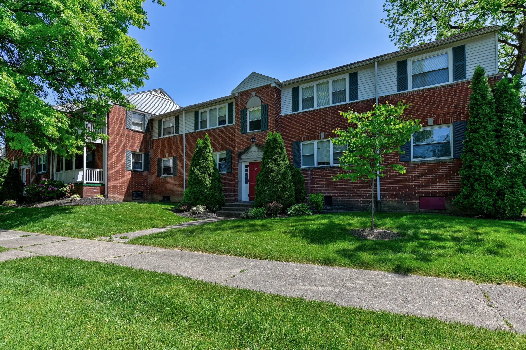 Wyomissing Gardens 1100 E Wyomissing Blvd Reading, PA Apartments