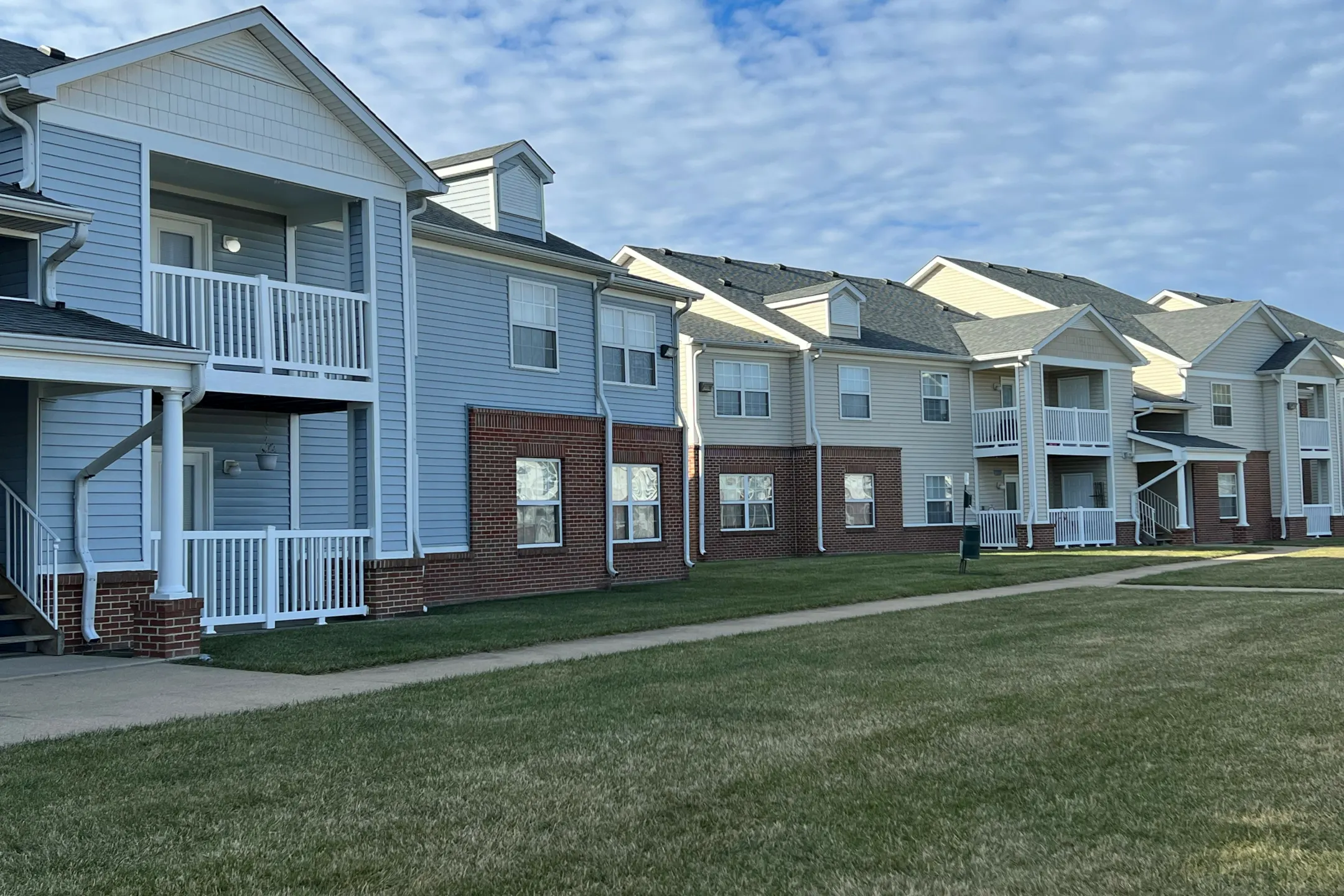 Building - Village Crossing Apartments - Greenwood, IN