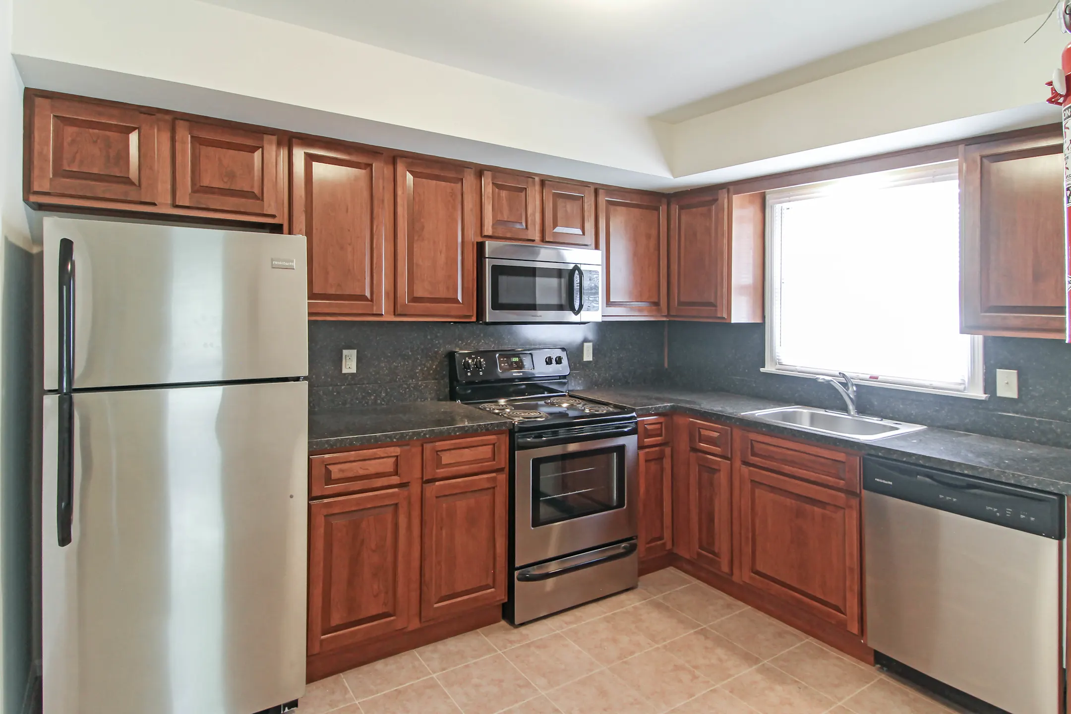 Village On The Green (Rivervale) Apartments - Rivervale, NJ 07675